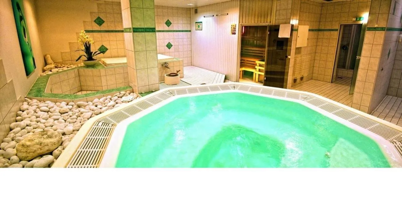 Hot Tub in Hotel Ambiente Walldorf