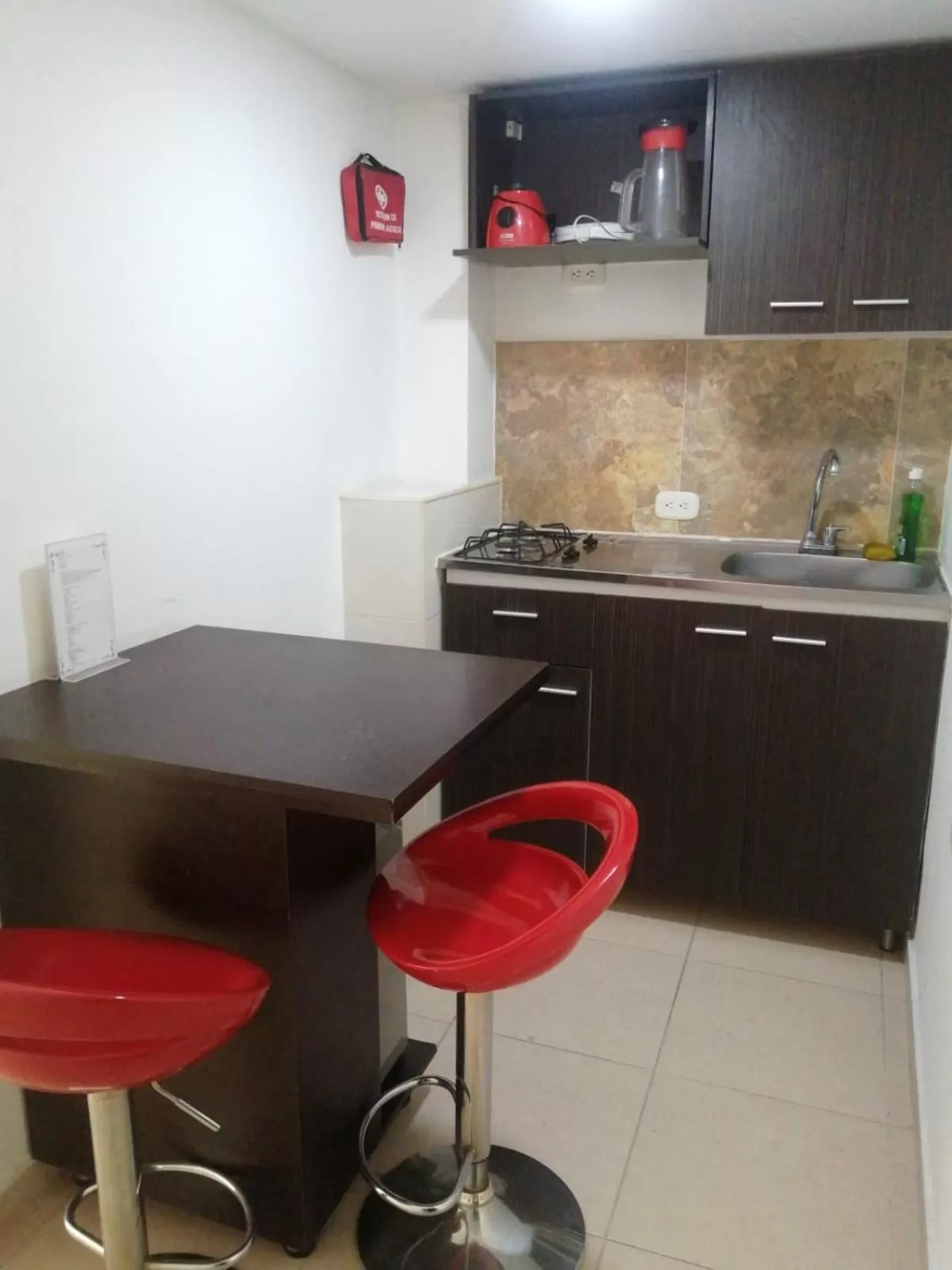 Kitchen or kitchenette, Kitchen/Kitchenette in Lindos apartaestudios y habitaciones en Ibague