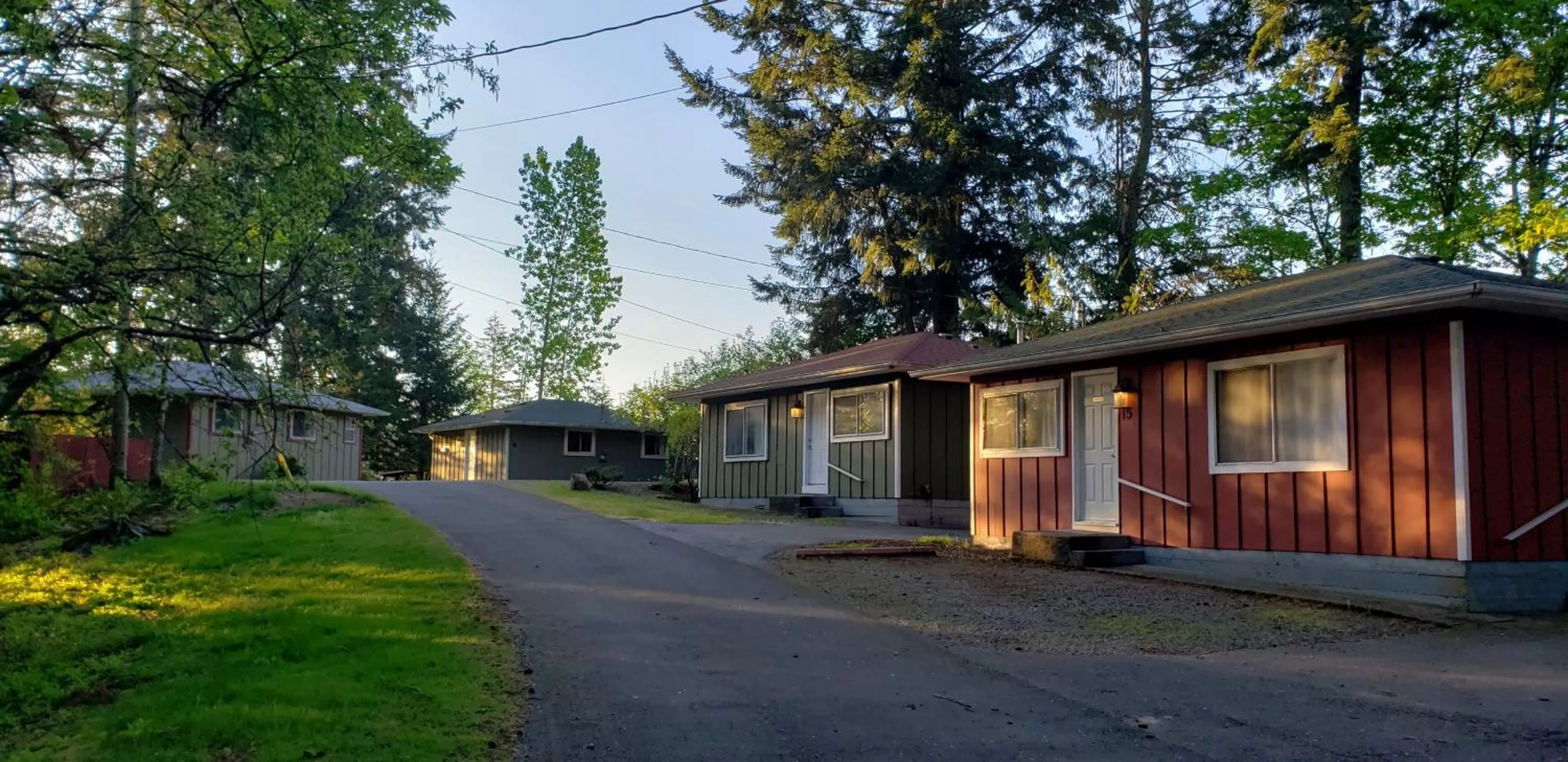 Property Building in Malahat Bungalows Motel
