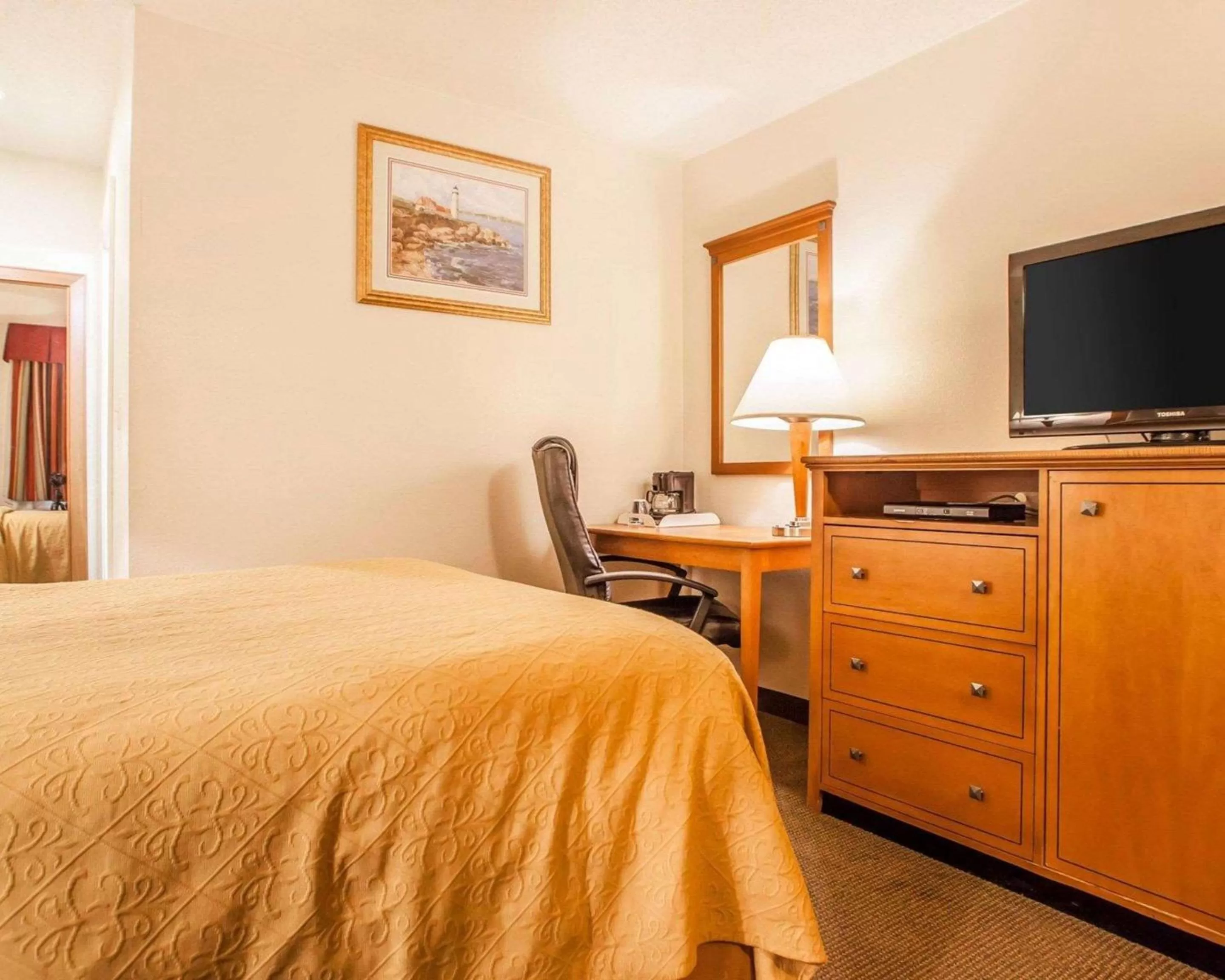 Photo of the whole room, Bed in Rodeway Inn Point Pleasant Beach