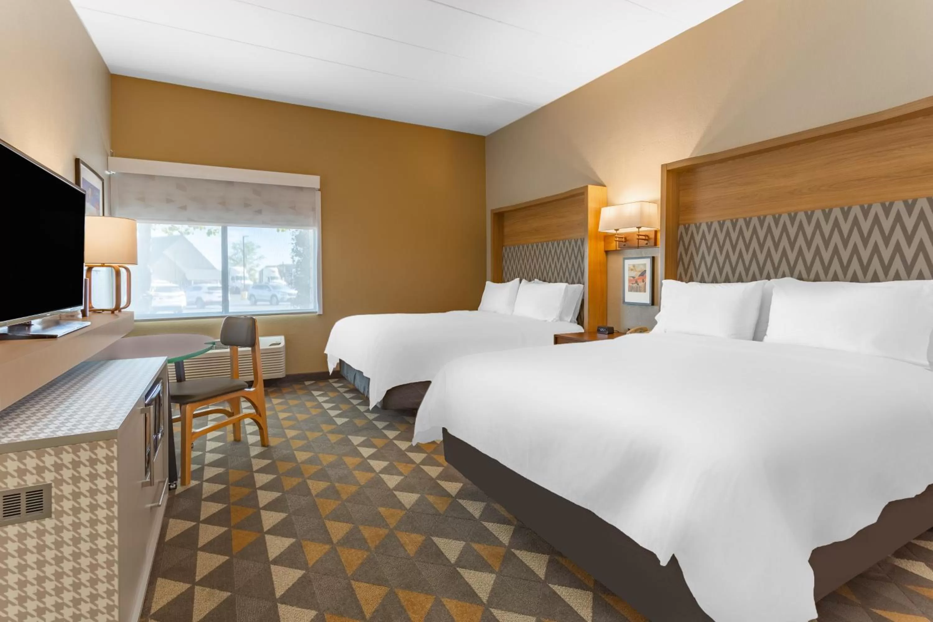 Photo of the whole room, Bed in Holiday Inn Rockford by IHG