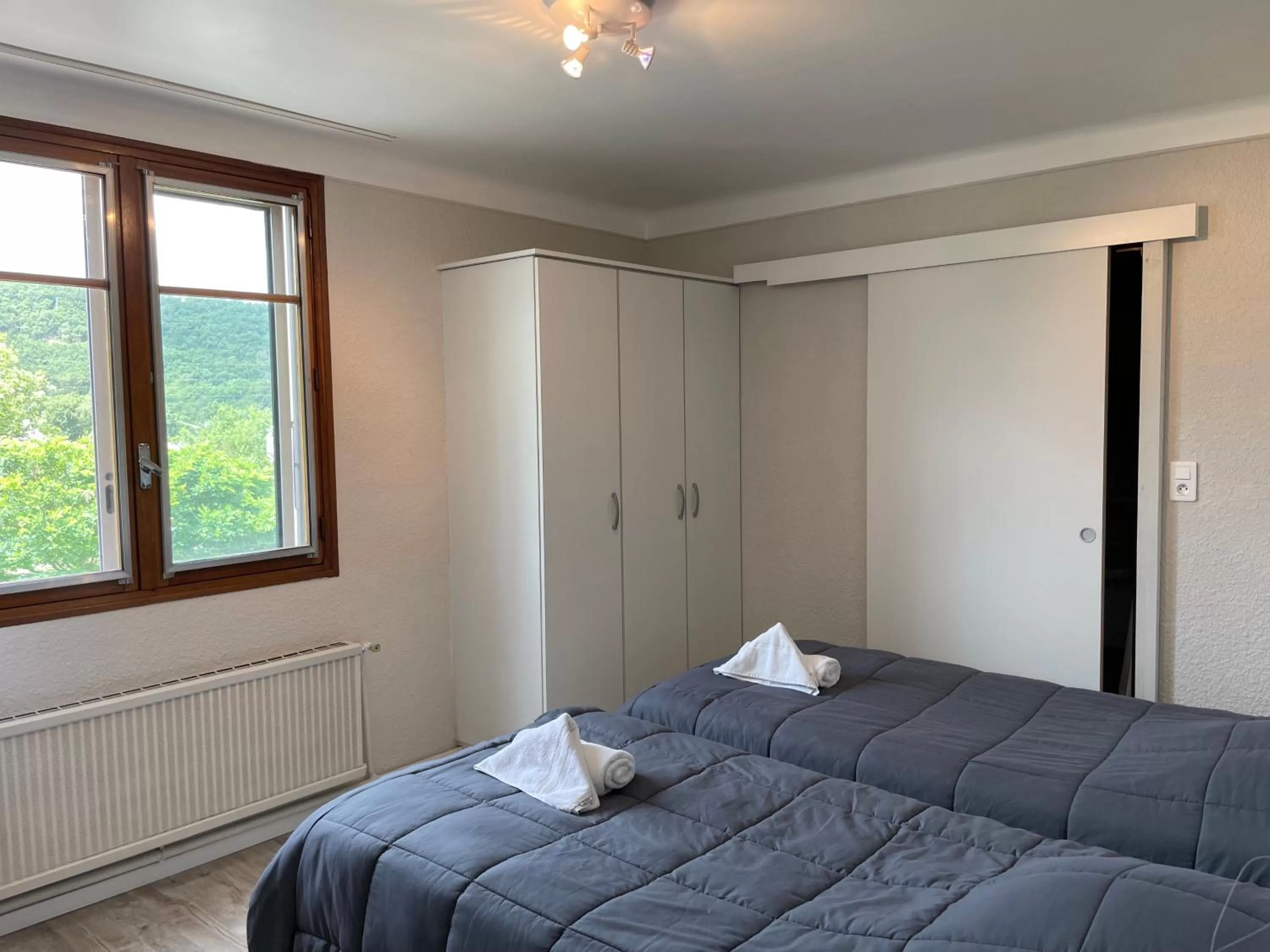 Bed in Hotel Les Chênes