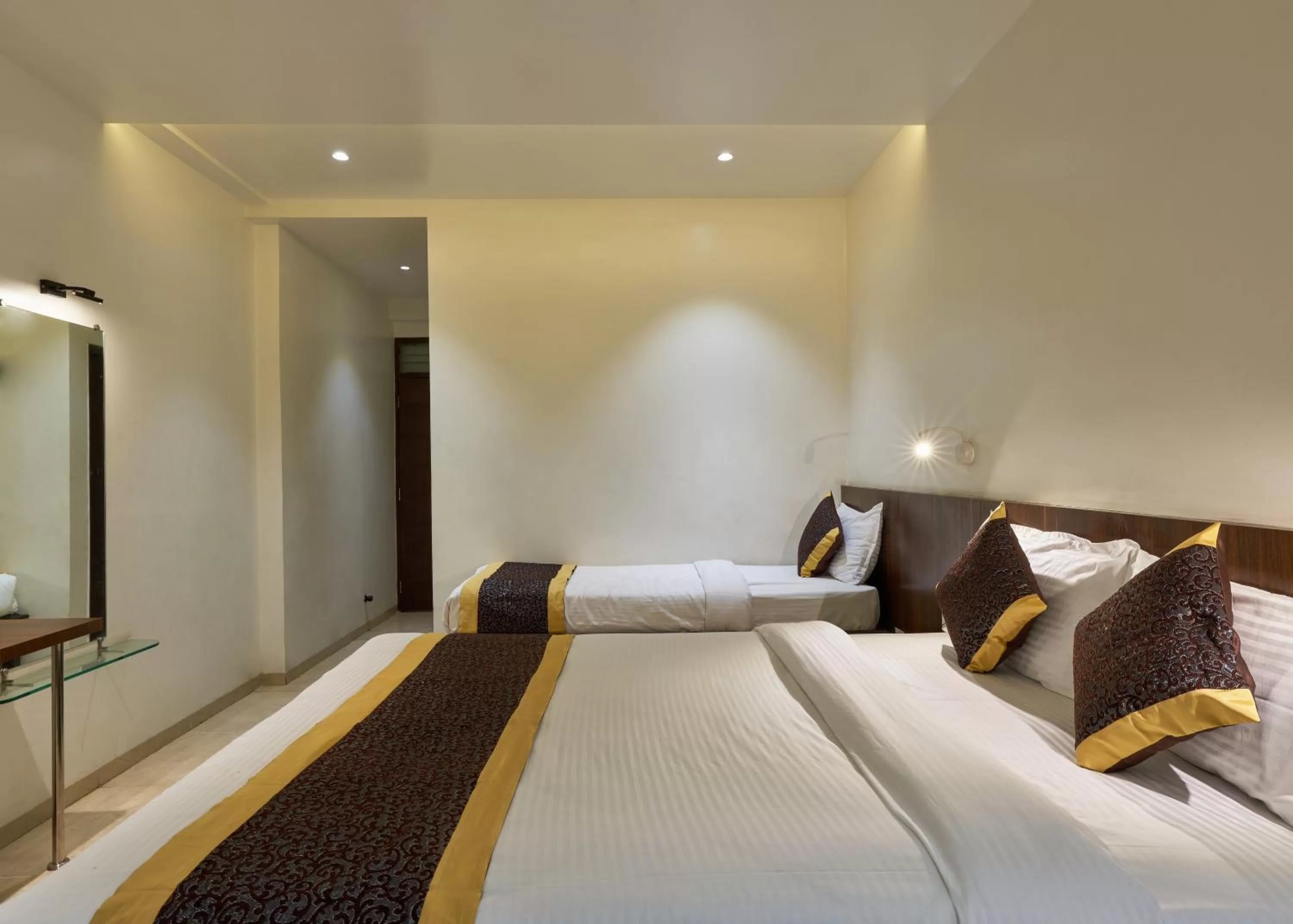 Bedroom, Bed in Hotel Fortune Inn