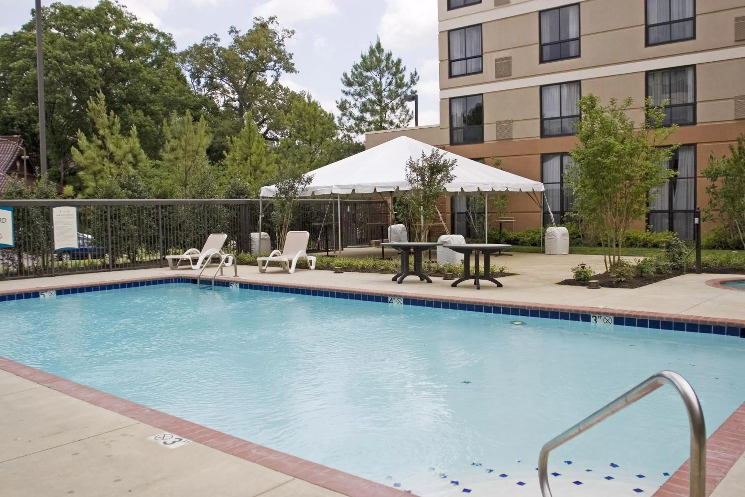Swimming pool in Staybridge Suites Memphis-Poplar Ave East by IHG