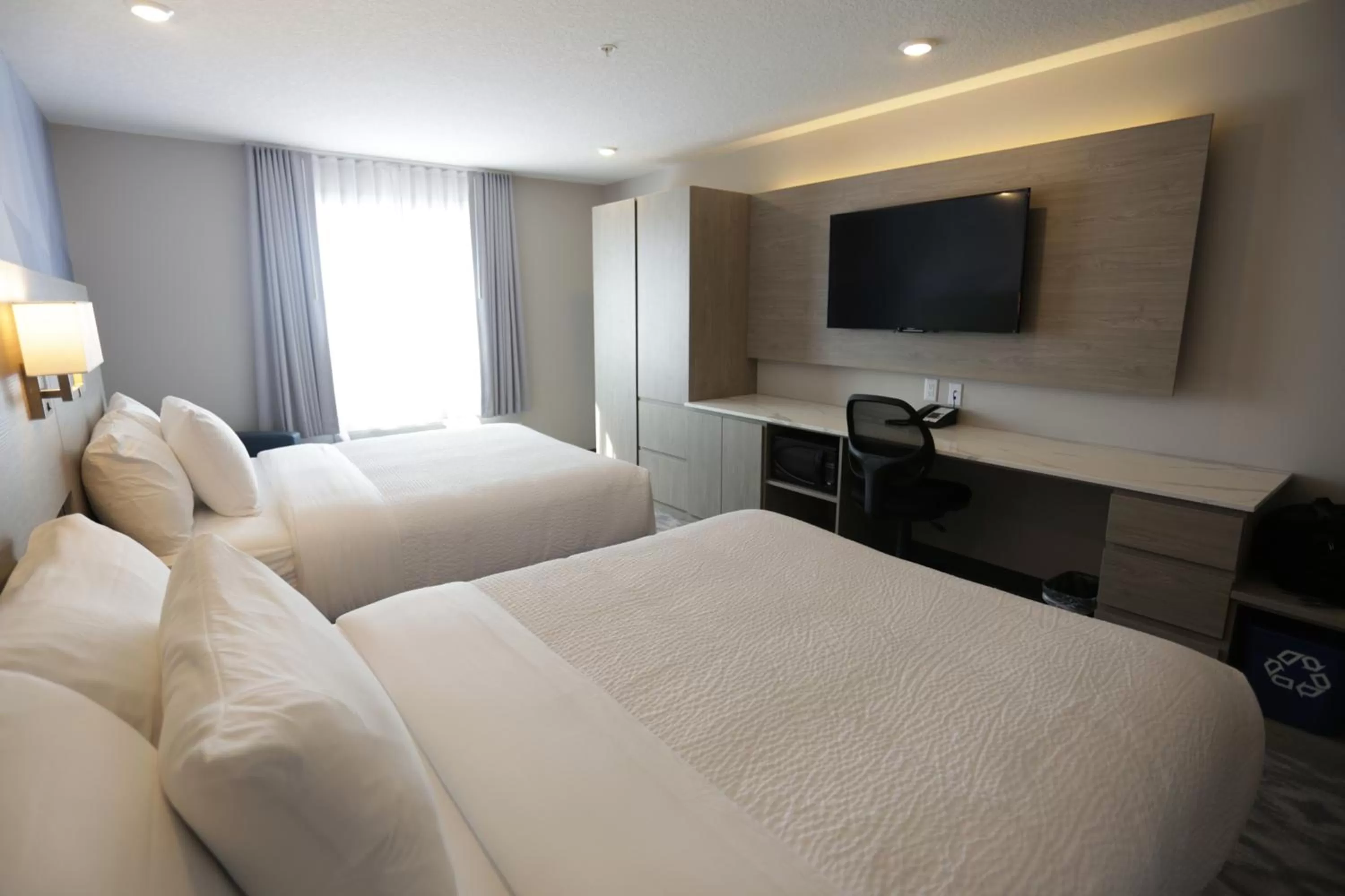 Bed in Days Inn by Wyndham Calgary North Balzac