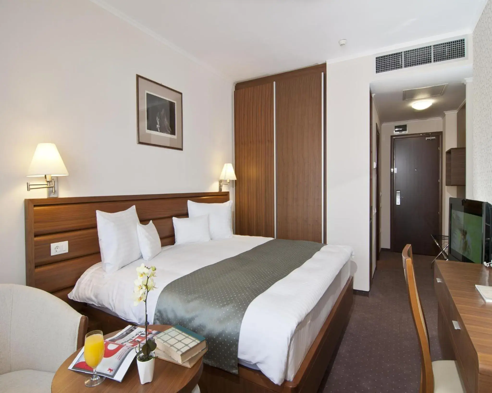Executive King Room - single occupancy - Non-Smoking in Wyndham Cluj Executive King Room - single occupancy - Non-Smoking in Wyndham Cluj