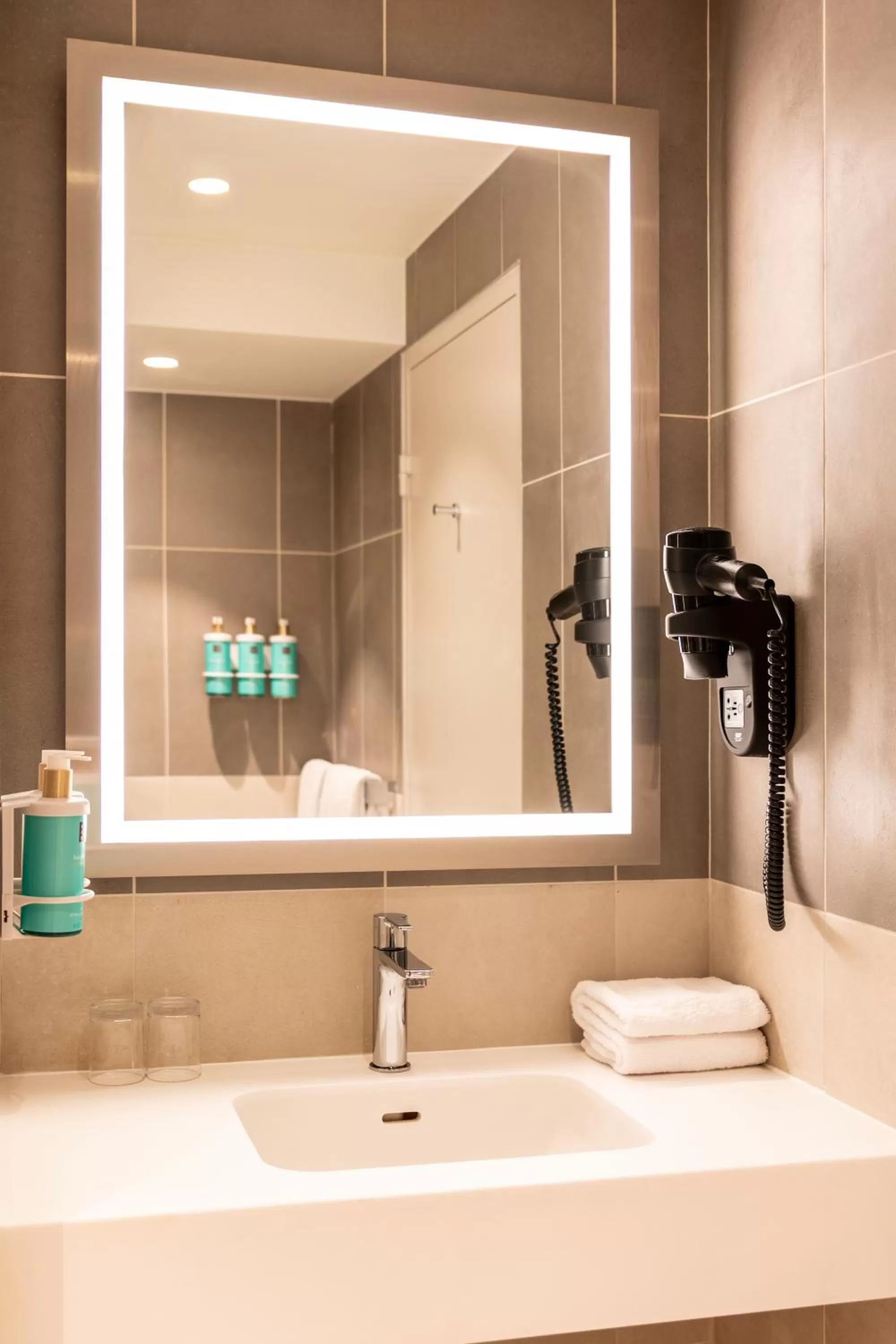 Bathroom in Novotel Paris Orly Rungis Aéroport