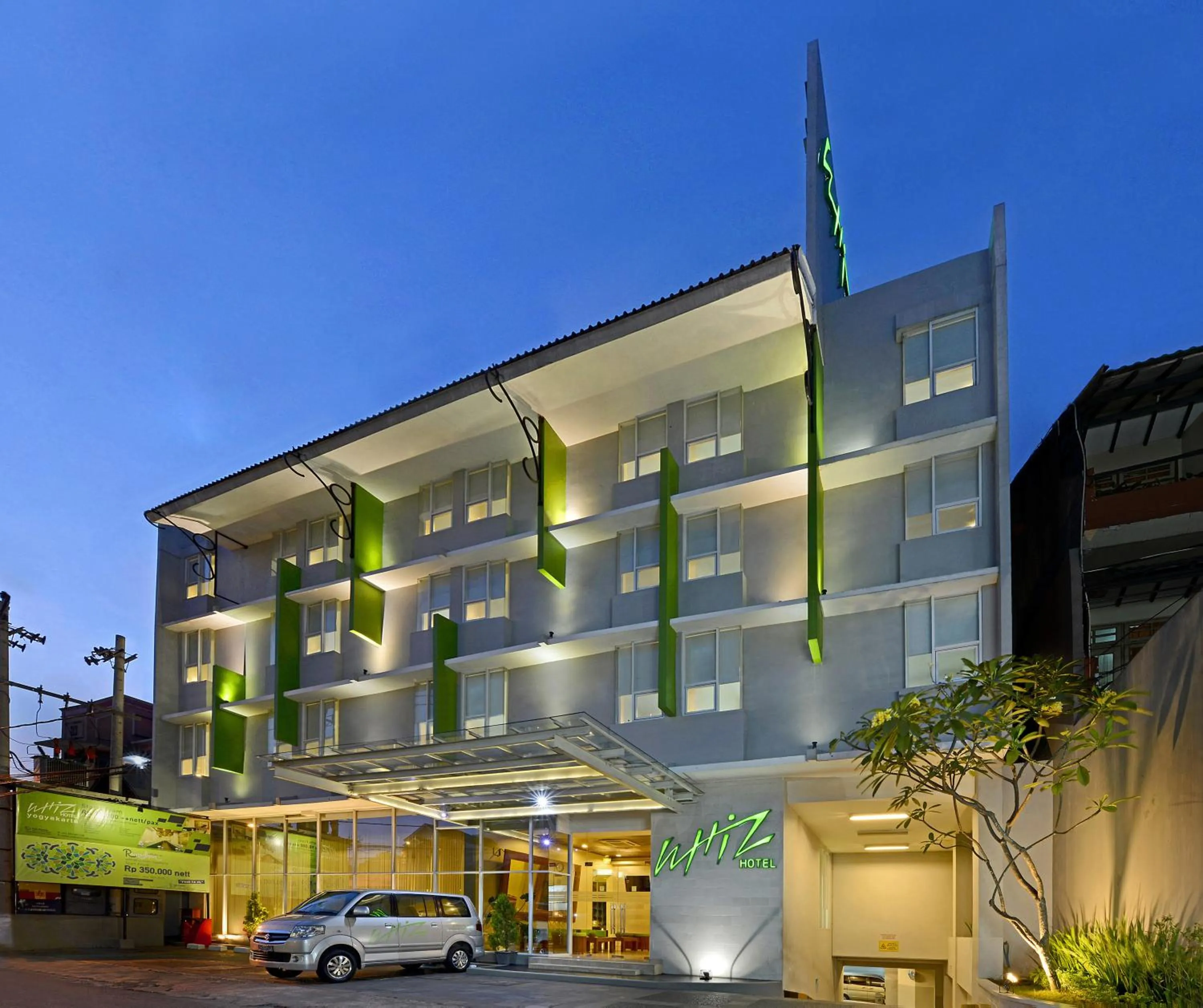 Property building in Whiz Hotel Malioboro Yogyakarta