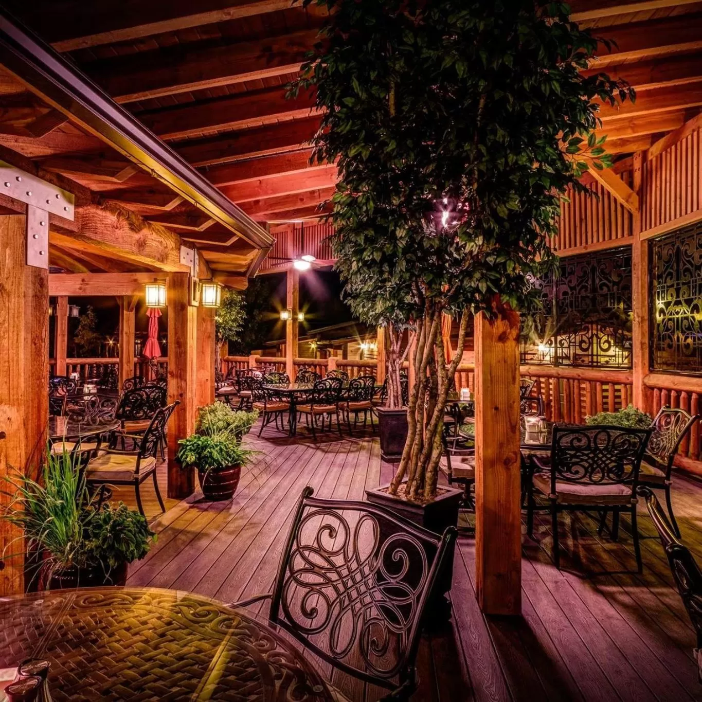 Restaurant/places to eat in Desert Rose Resort & Cabins