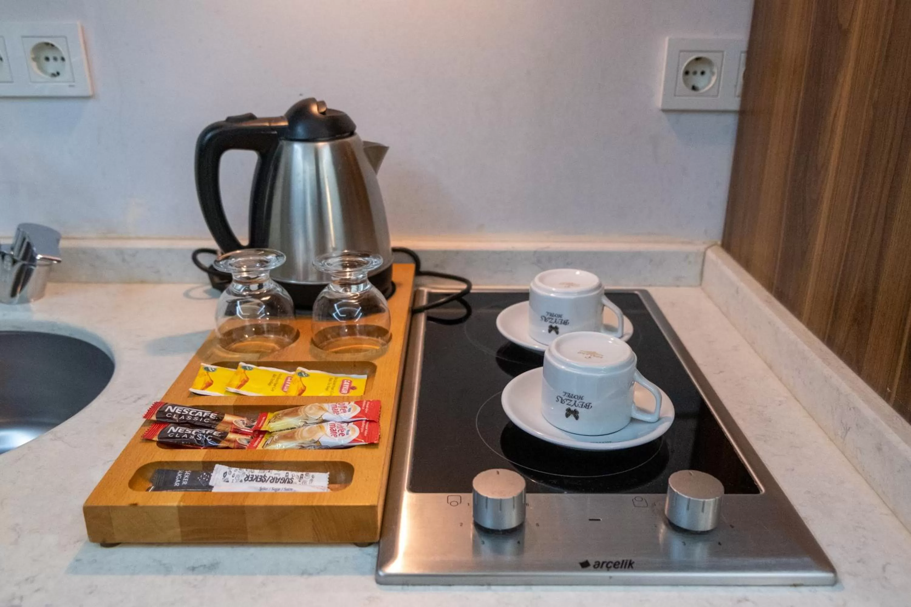 Coffee/tea facilities in Beyzas Hotels & Suites