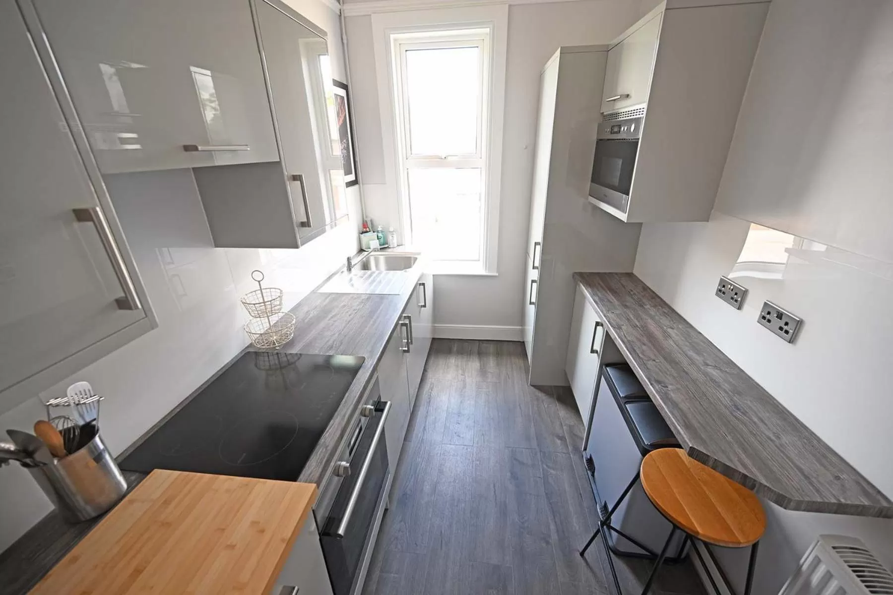 Kitchen or kitchenette in The Hathaways