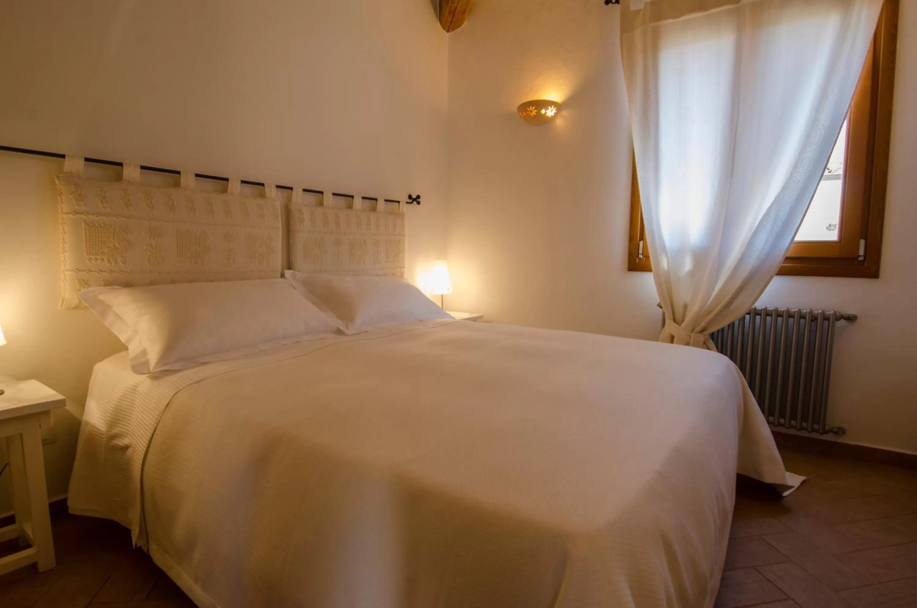 Photo of the whole room, Bed in CelesteDiMare