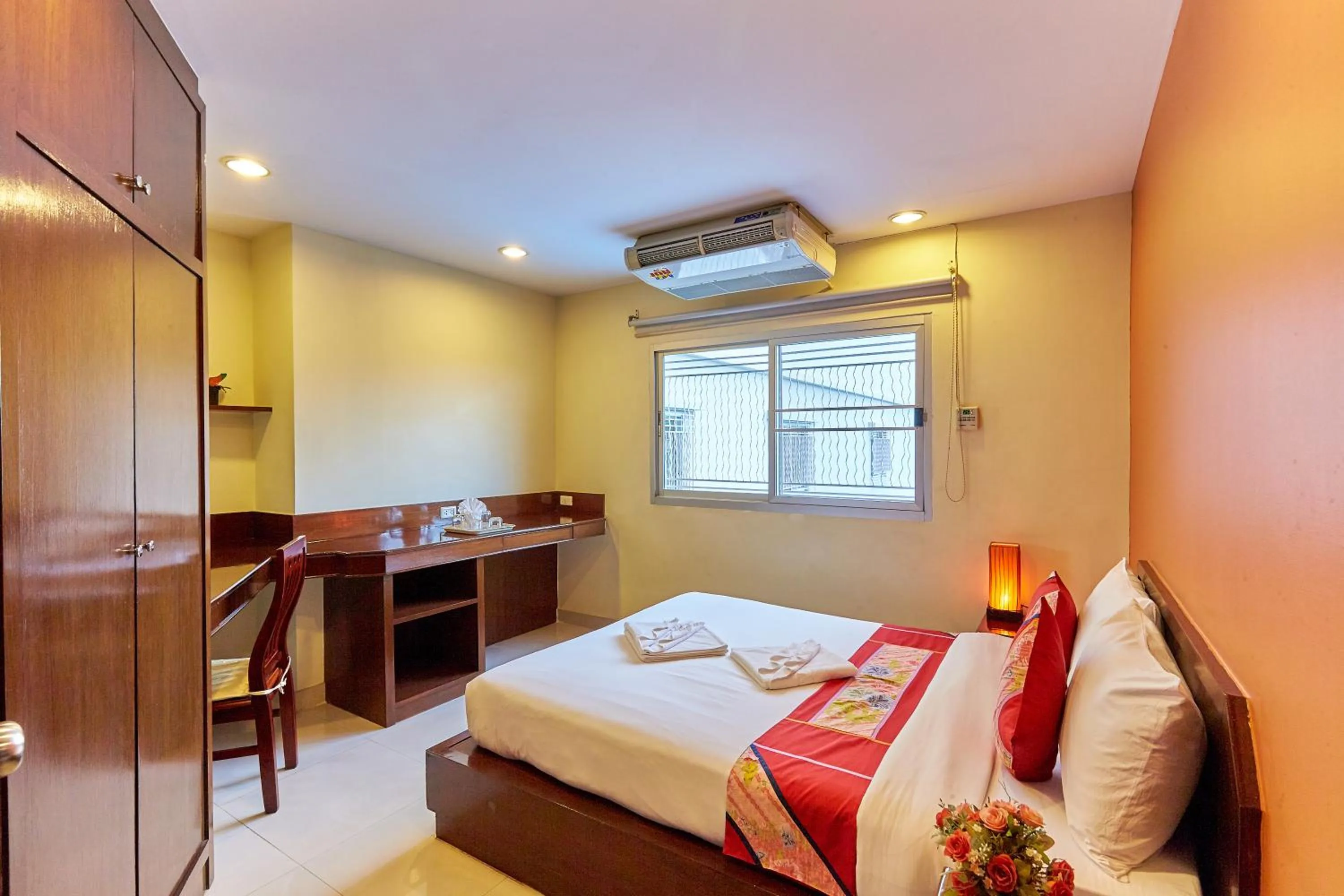 Photo of the whole room, Bed in Sivalai Place