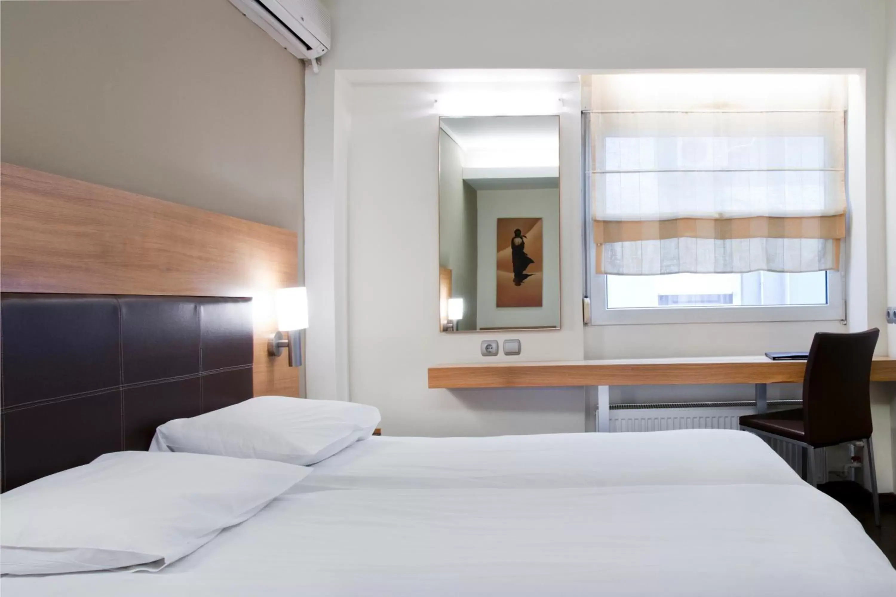 Twin Room in Capsis Hotel Thessaloniki Twin Room in Capsis Hotel Thessaloniki