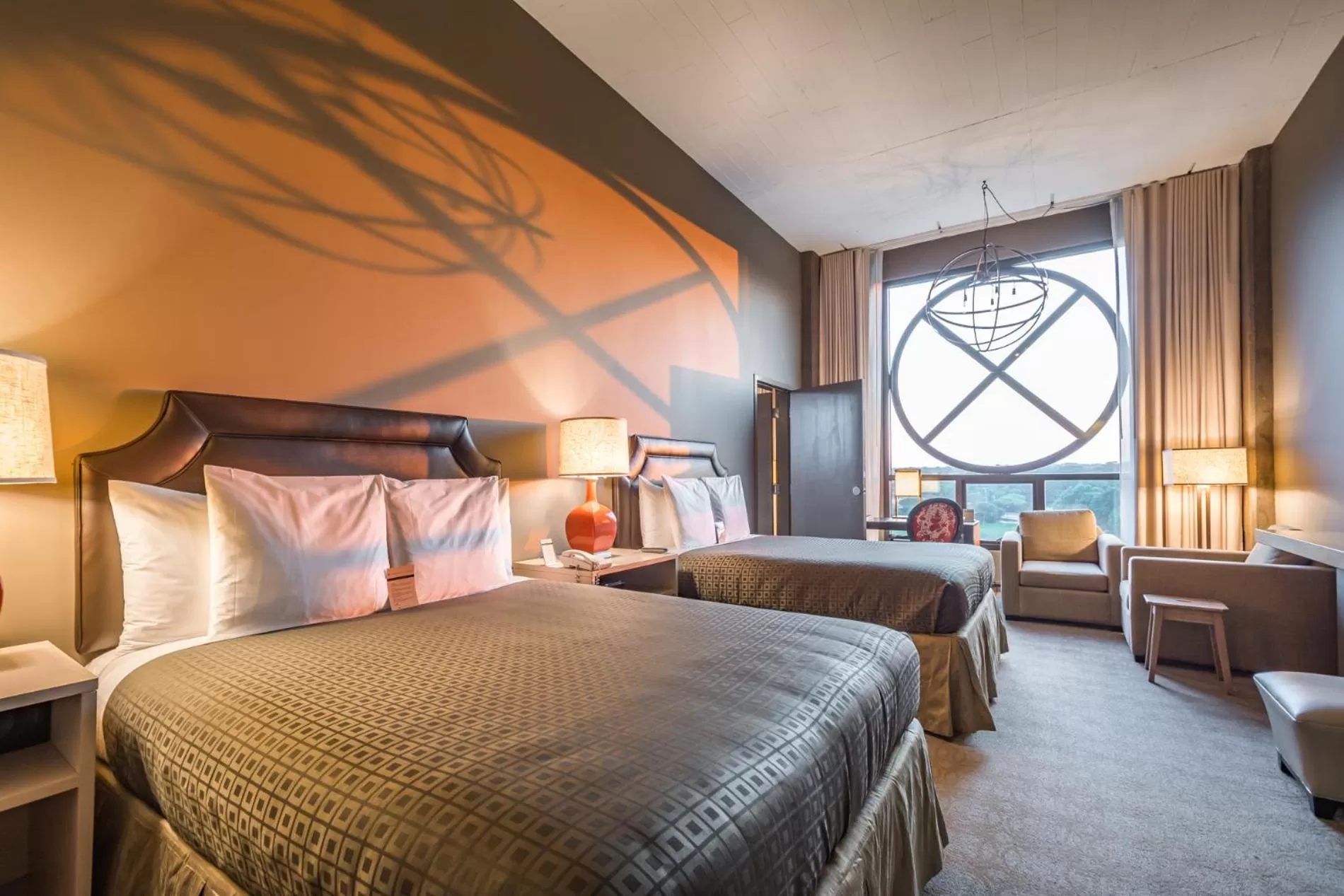 Bedroom, Bed in Proximity Hotel