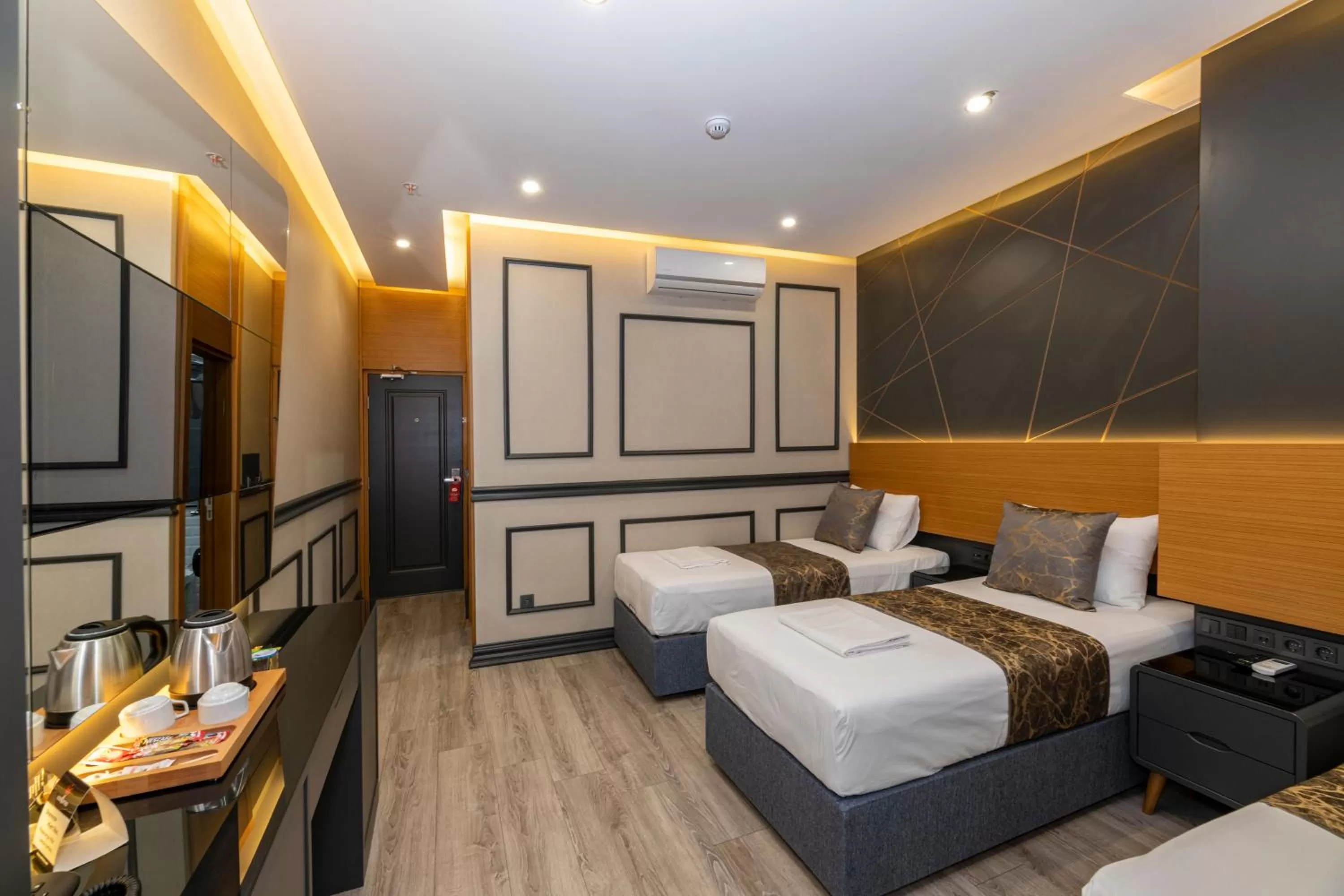 Photo of the whole room in Confores Hotel