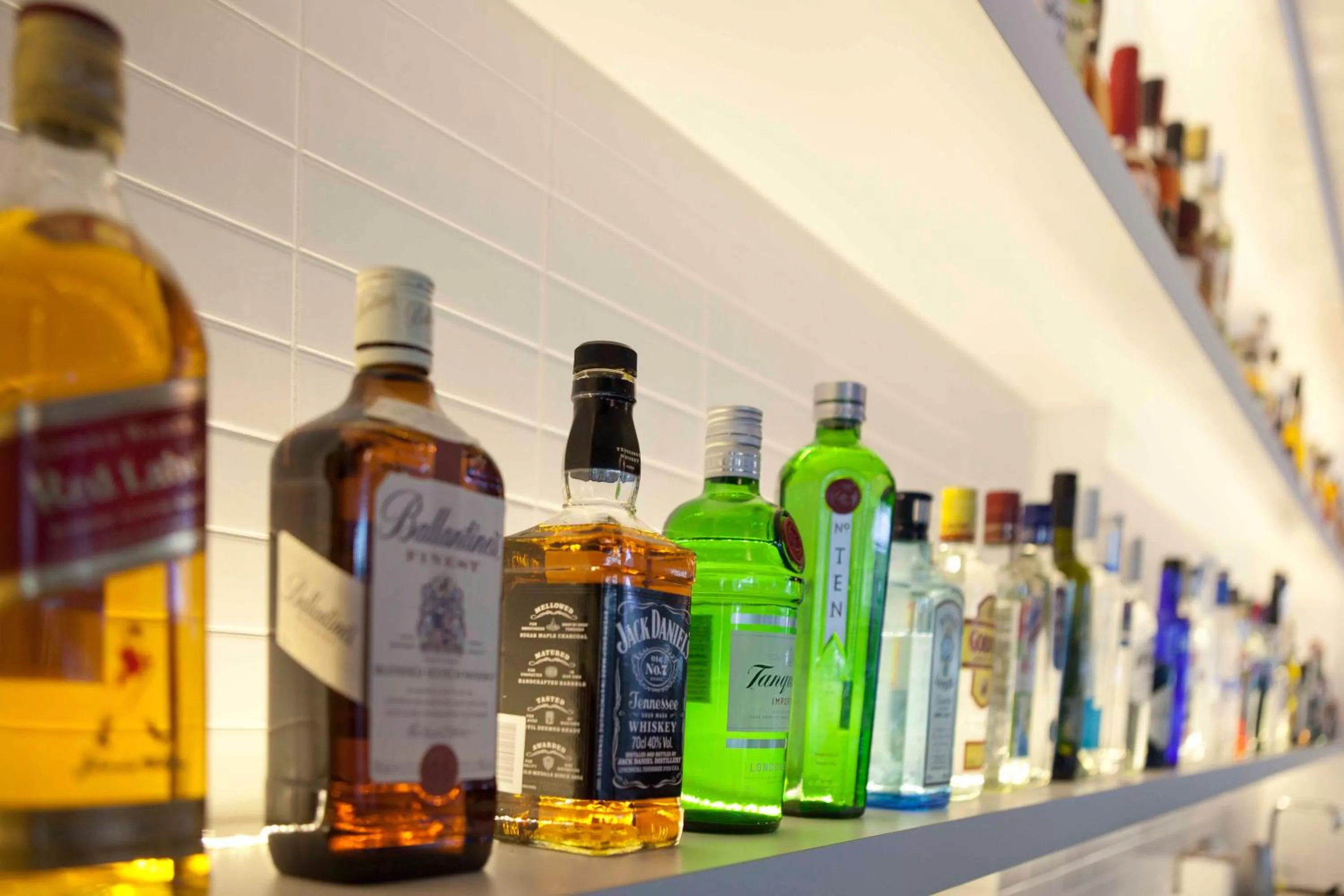 Restaurant/places to eat, Drinks in Naima Hotel