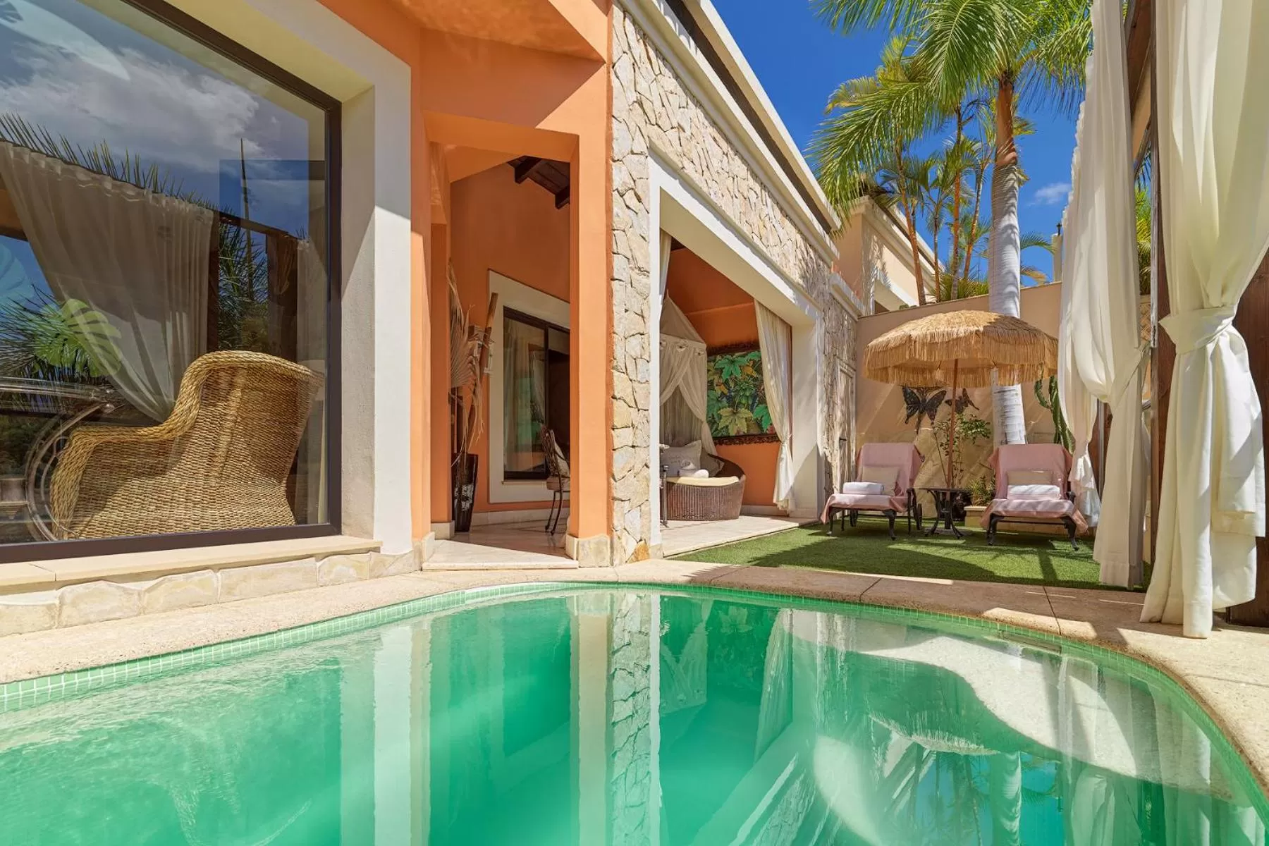 Balcony/Terrace in Royal Garden Villas, Luxury Hotel