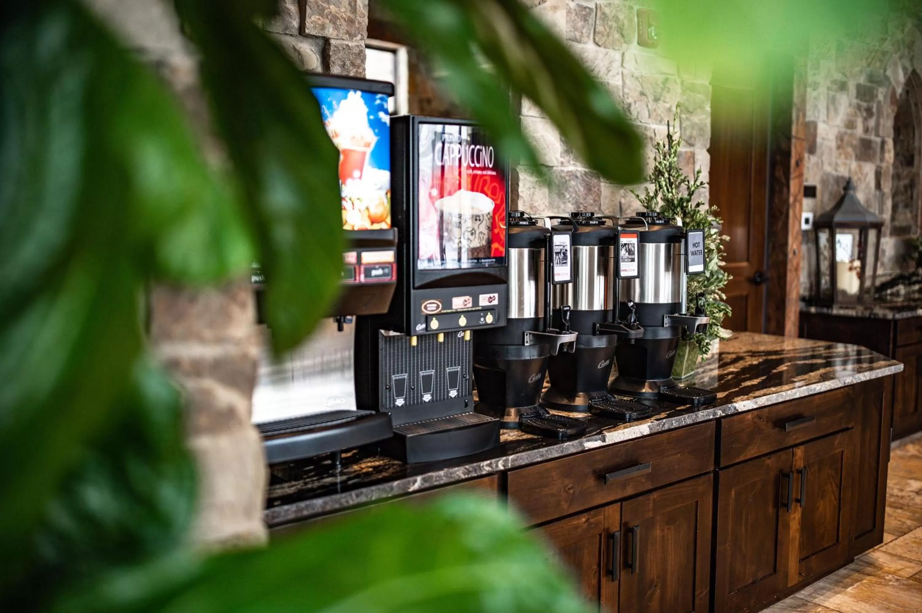 Coffee/tea facilities in Elk Country Inn