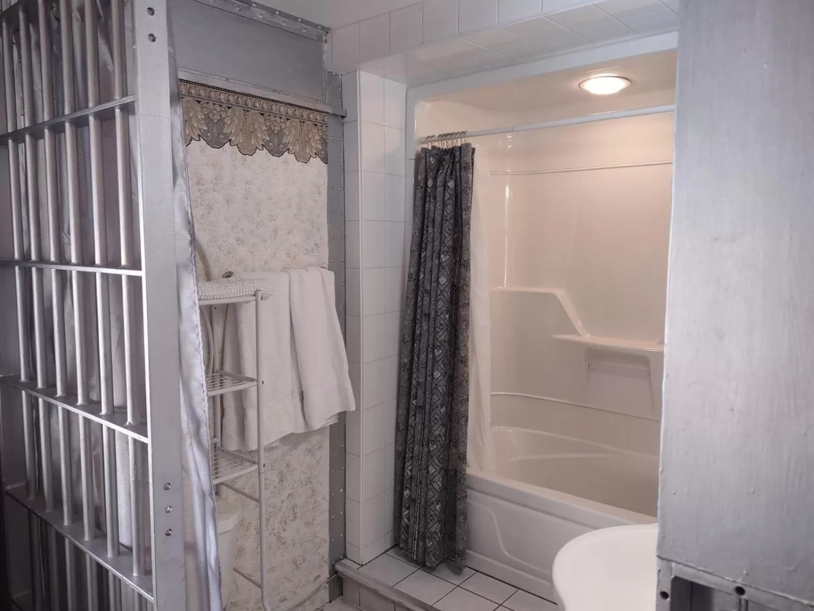 Toilet in The King George Inn