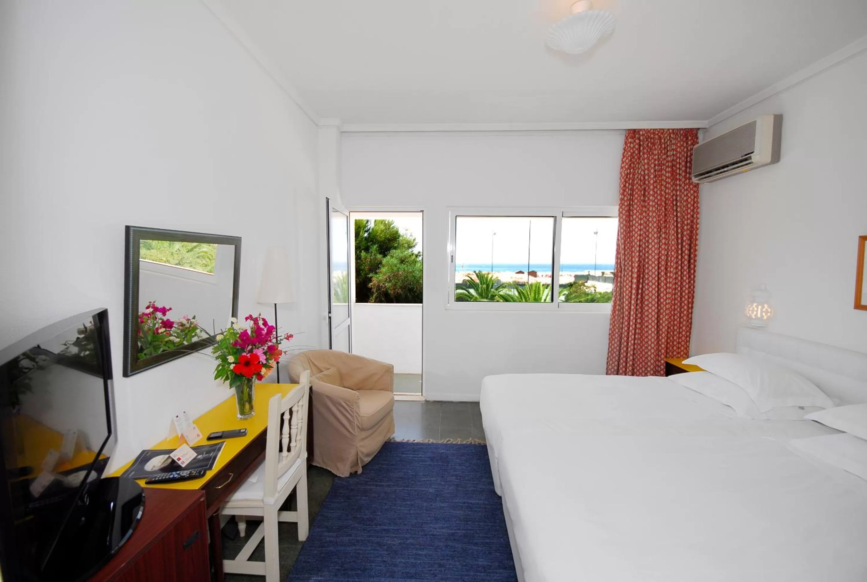 Shower, Bed in Hotel Vasco Da Gama