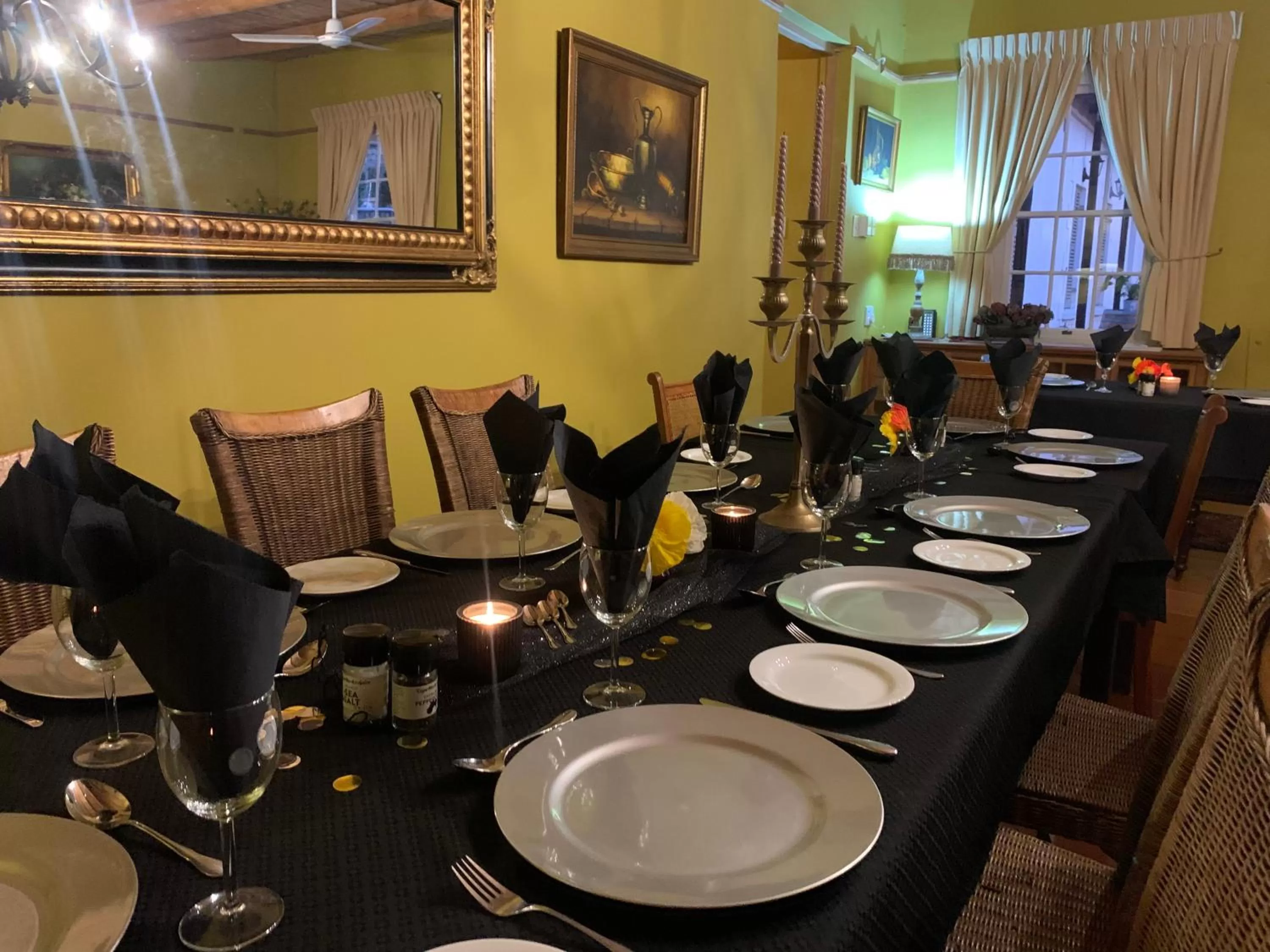 Restaurant/Places to Eat in Port Wine Guesthouse