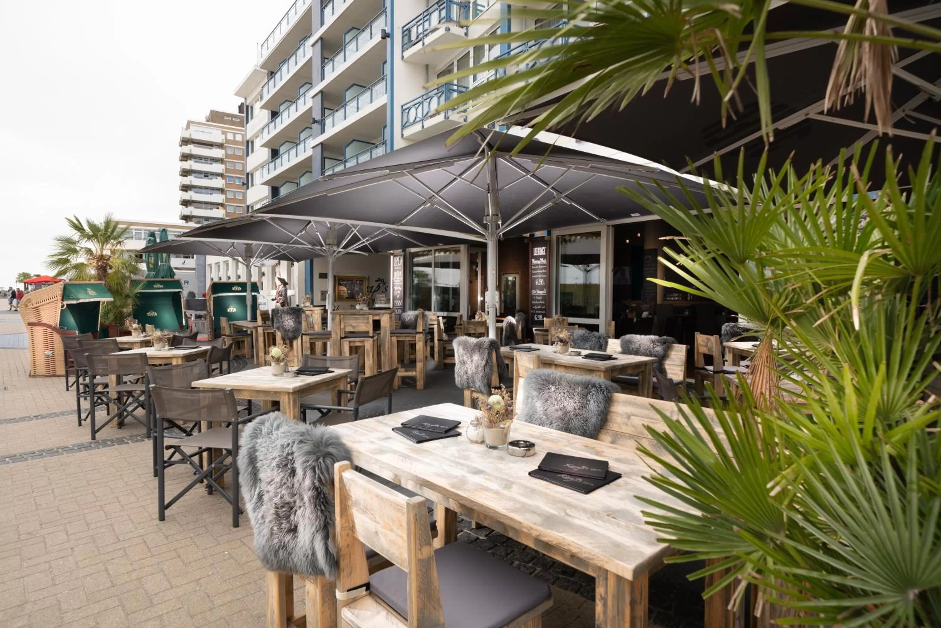 Restaurant/places to eat in Strandhotel Duhnen