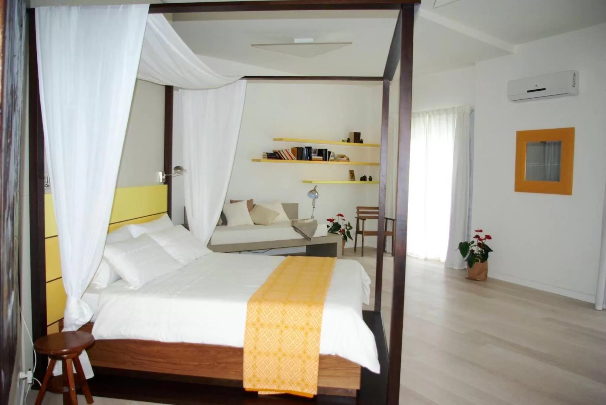 Bed in Community Rooms & Wine