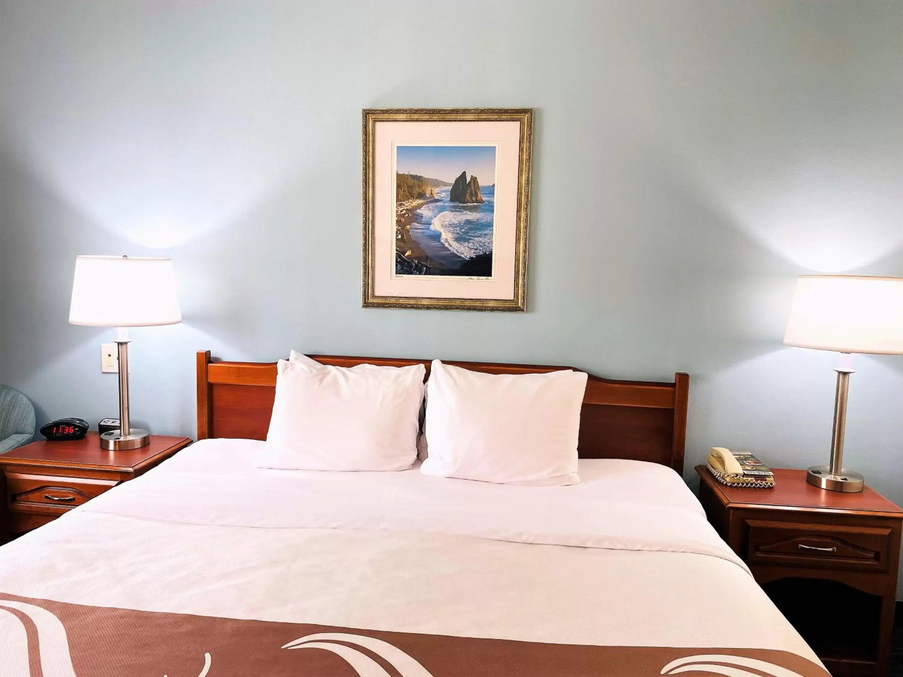 King Room - Disability Access/Non-Smoking in Quality Inn & Suites Sequim at Olympic National Park King Room - Disability Access/Non-Smoking in Quality Inn & Suites Sequim at Olympic National Park