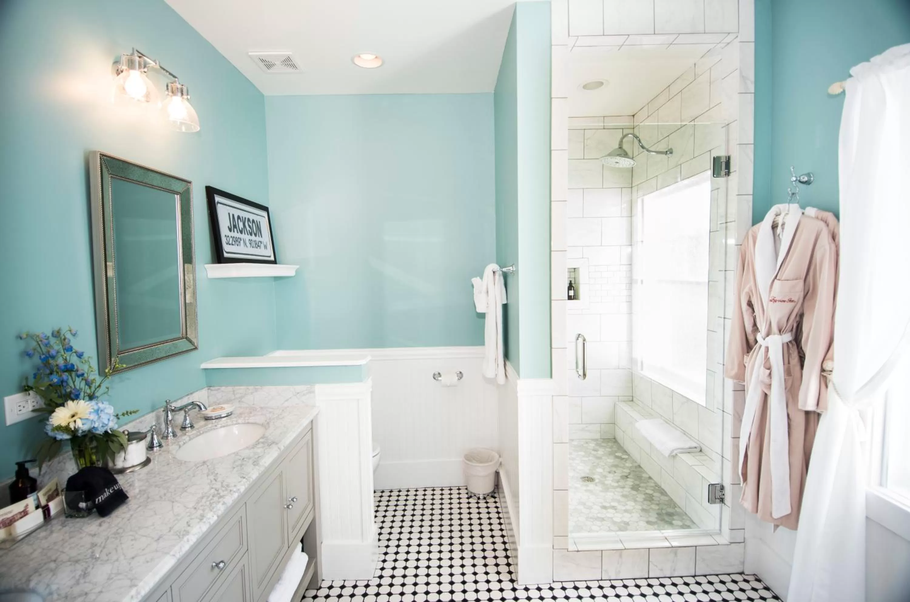 Shower in Fairview Inn