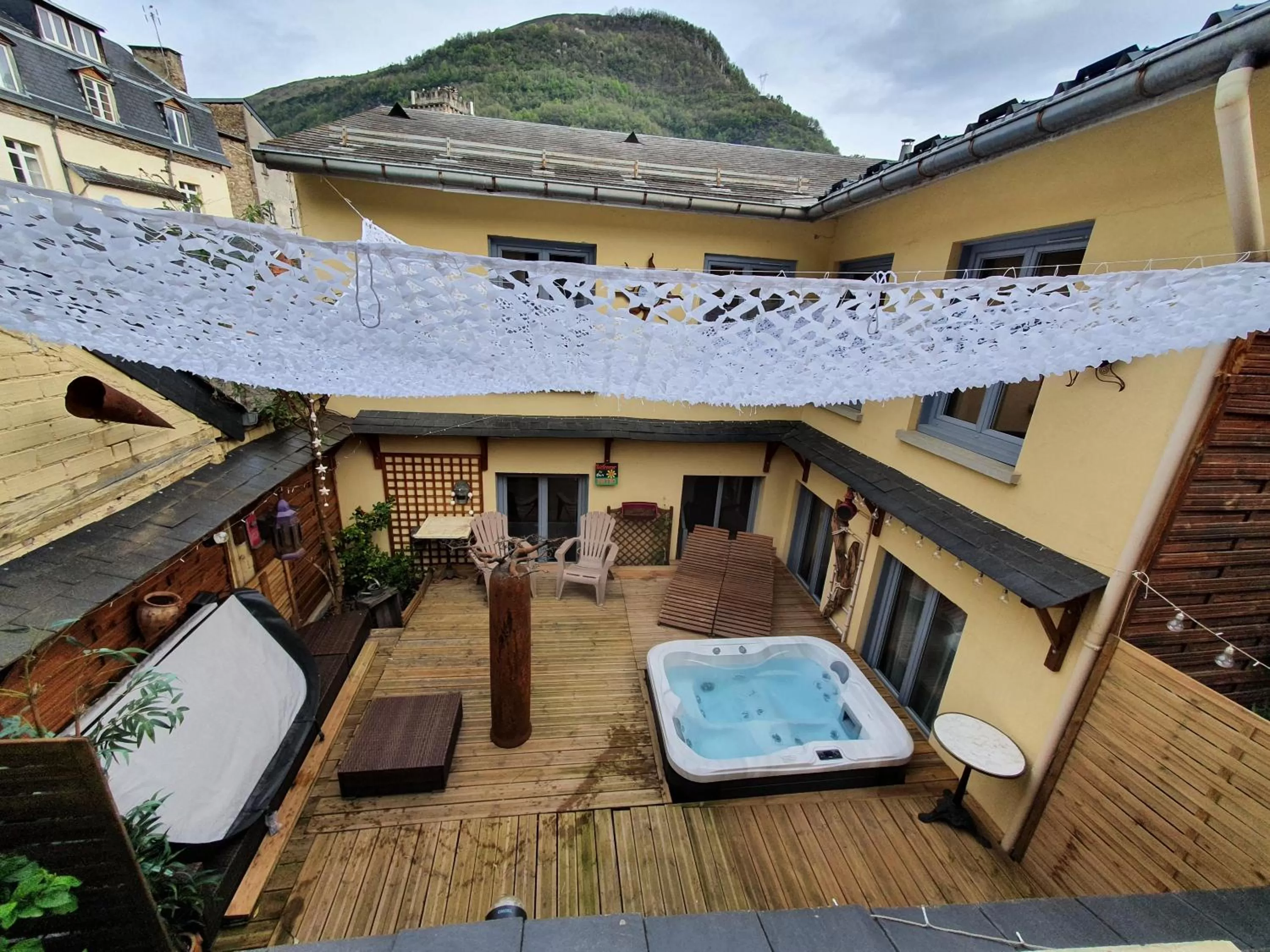 Hot Tub in Le Patio de Luchon