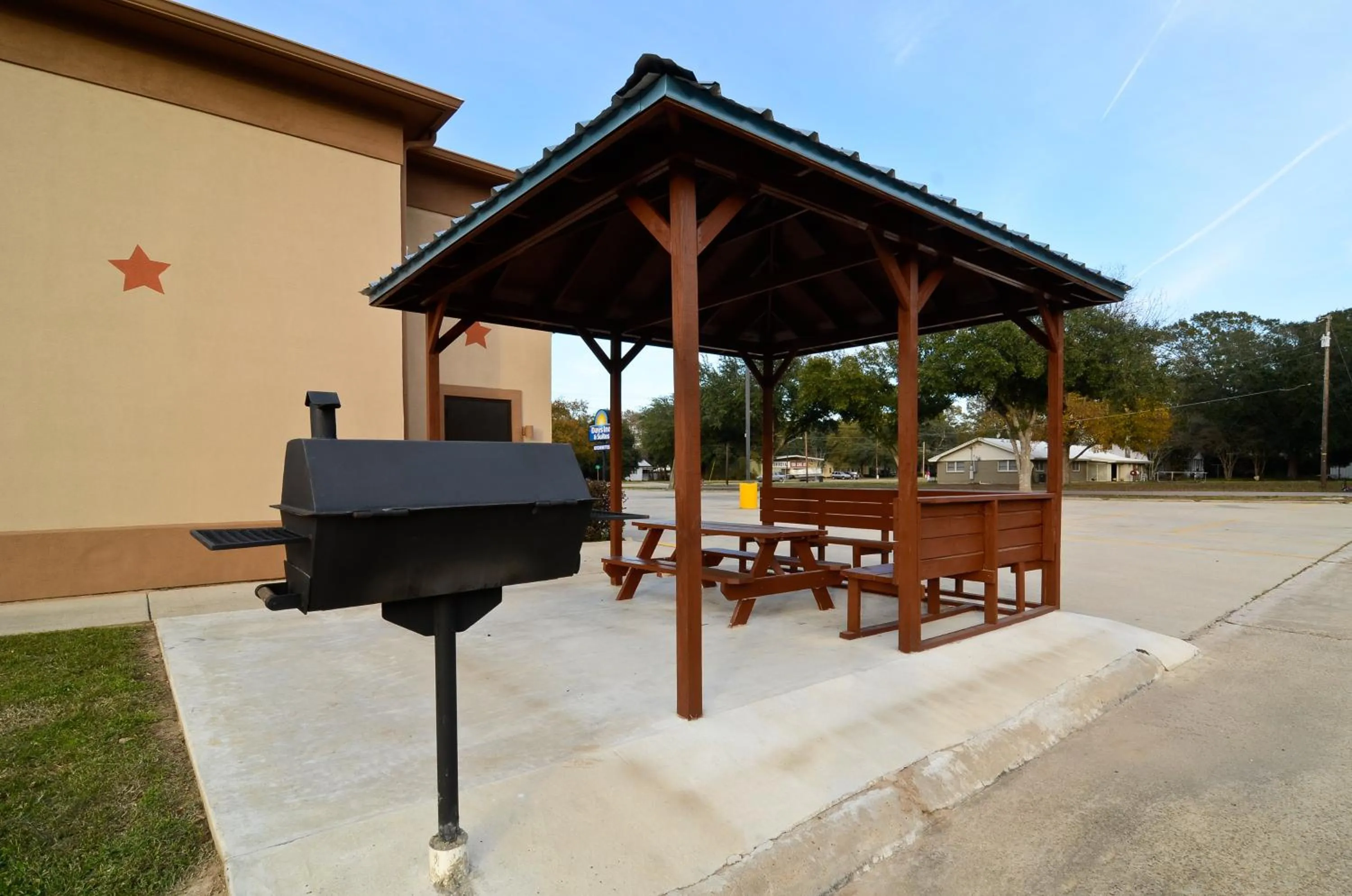 Area and facilities in Days Inn & Suites by Wyndham Eunice