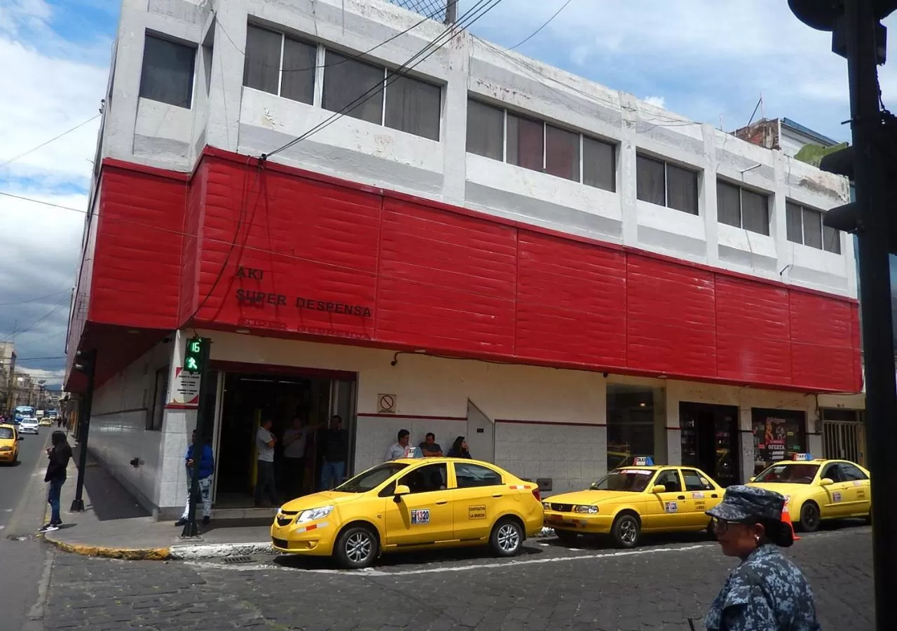 Neighbourhood, Property Building in La Merced Plaza Hostal