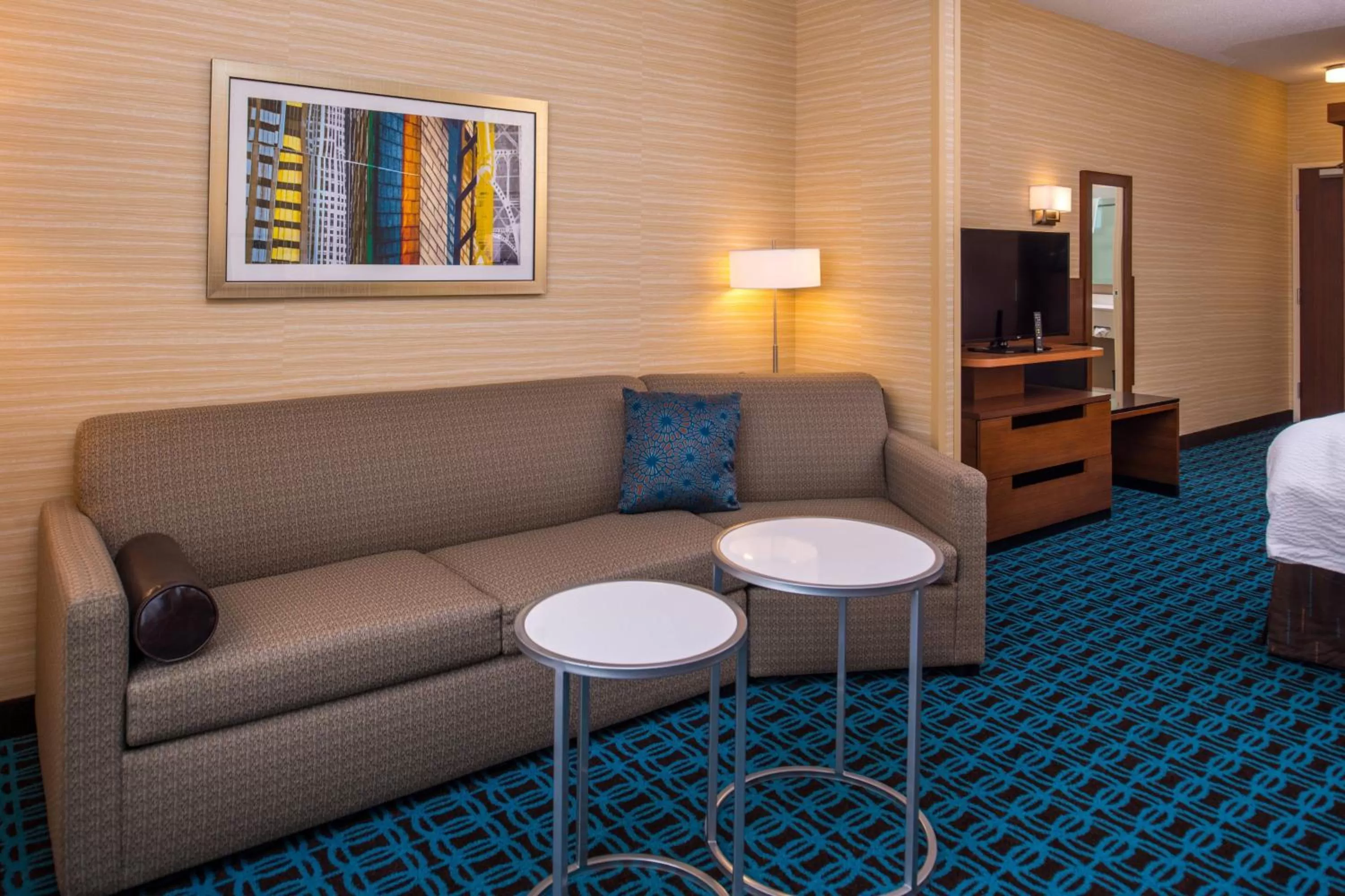Photo of the whole room, Bed in Fairfield Inn & Suites by Marriott St. Louis Westport