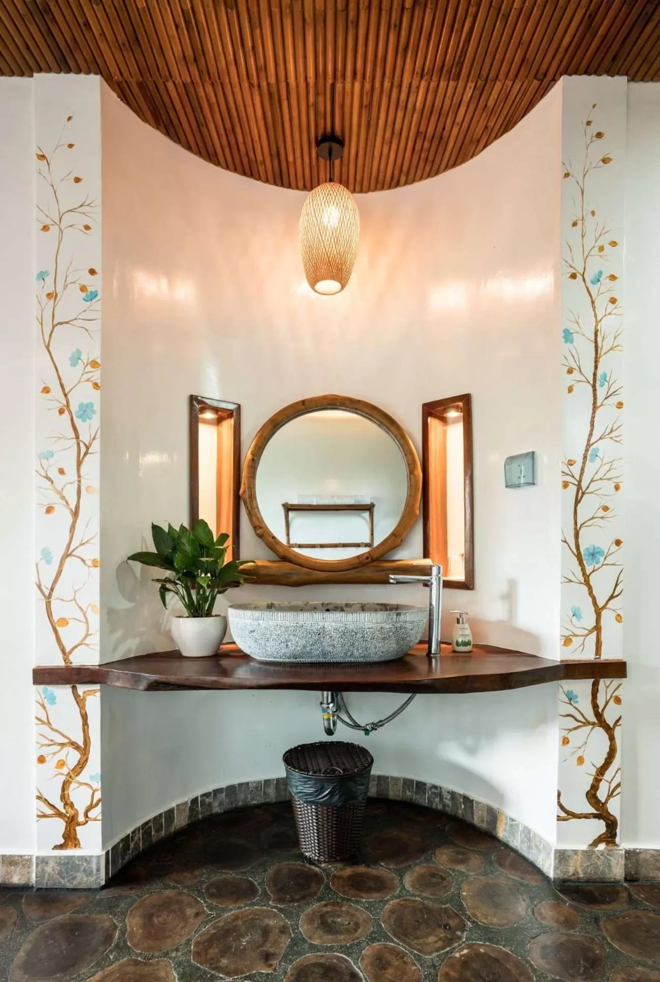 Shower in Can Tho Ecolodge