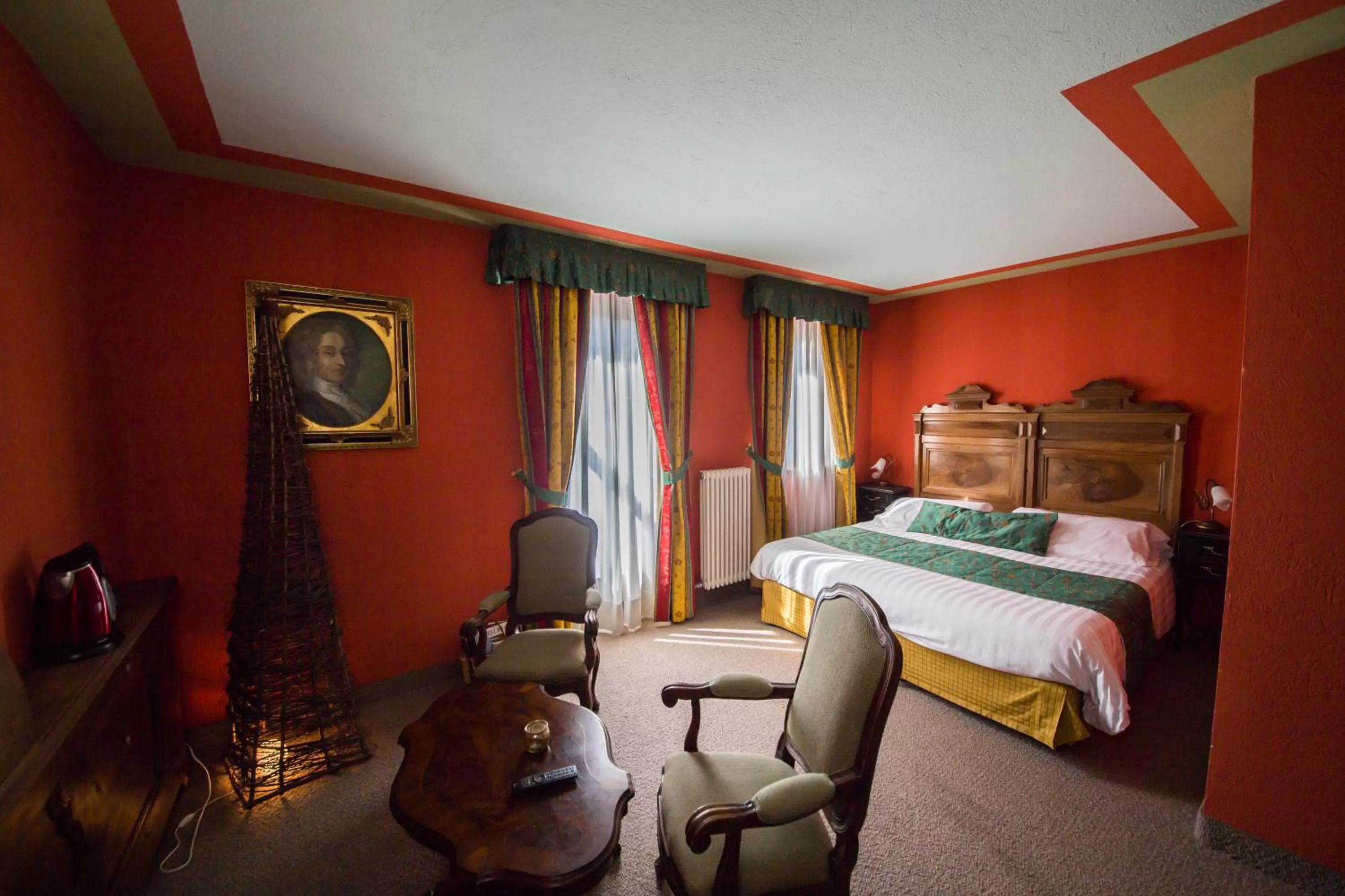 Photo of the whole room, Bed in Hotel Chalet La Meridiana