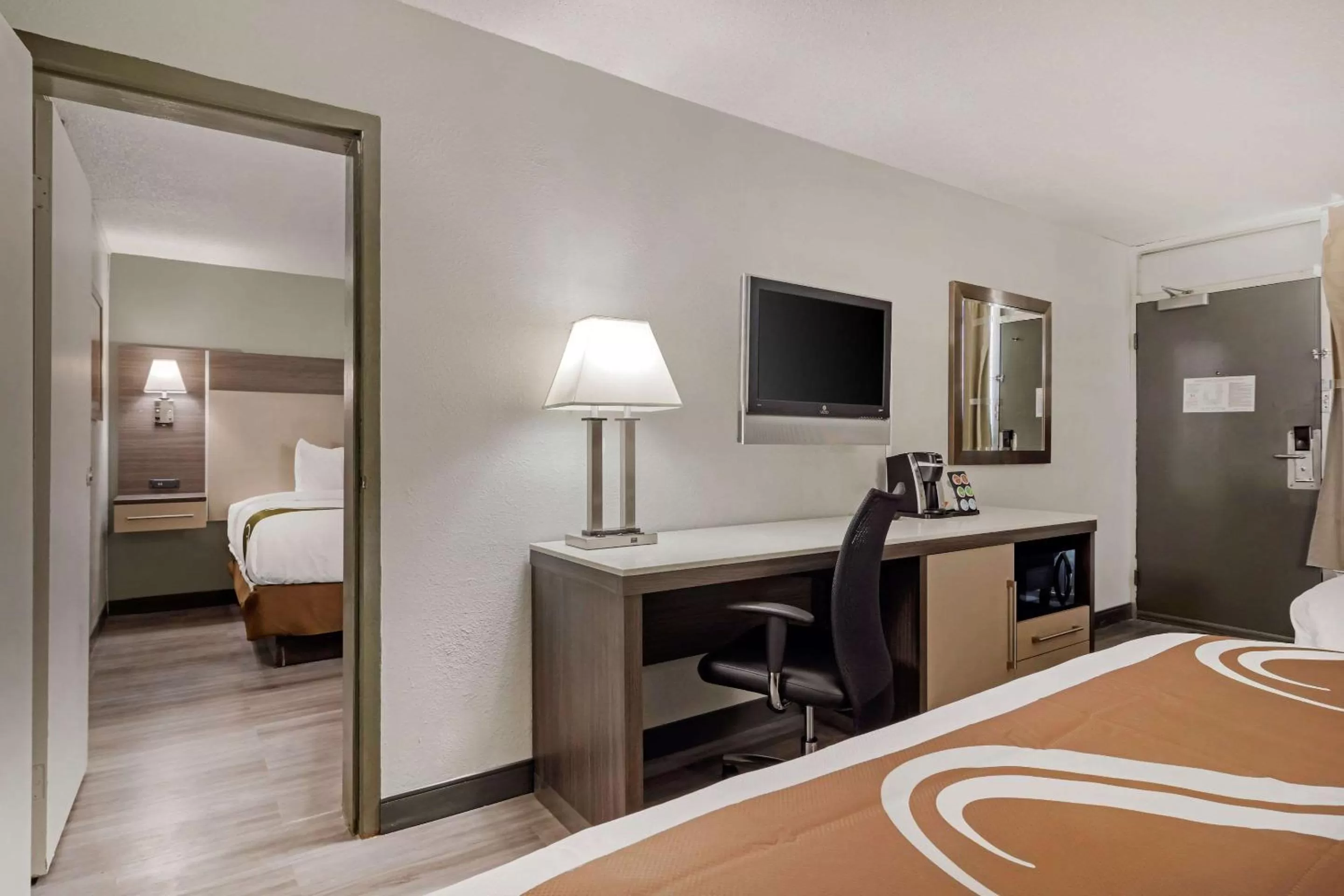 Photo of the whole room in Quality Inn & Suites Cartersville South