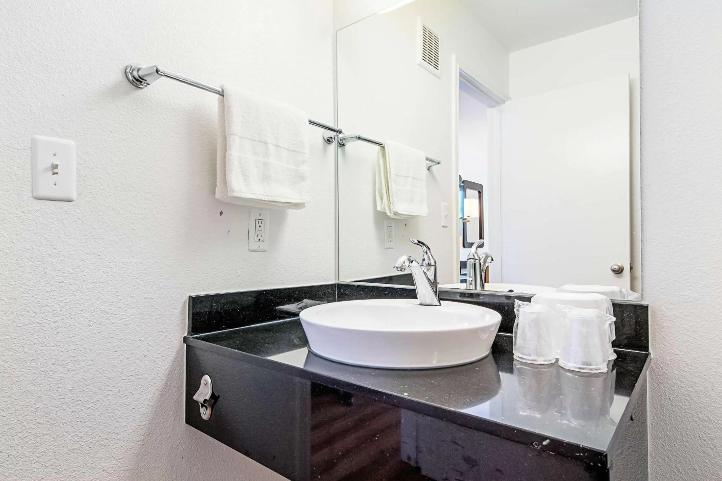 Bathroom in Motel 6-Corpus Christi, TX - Northwest