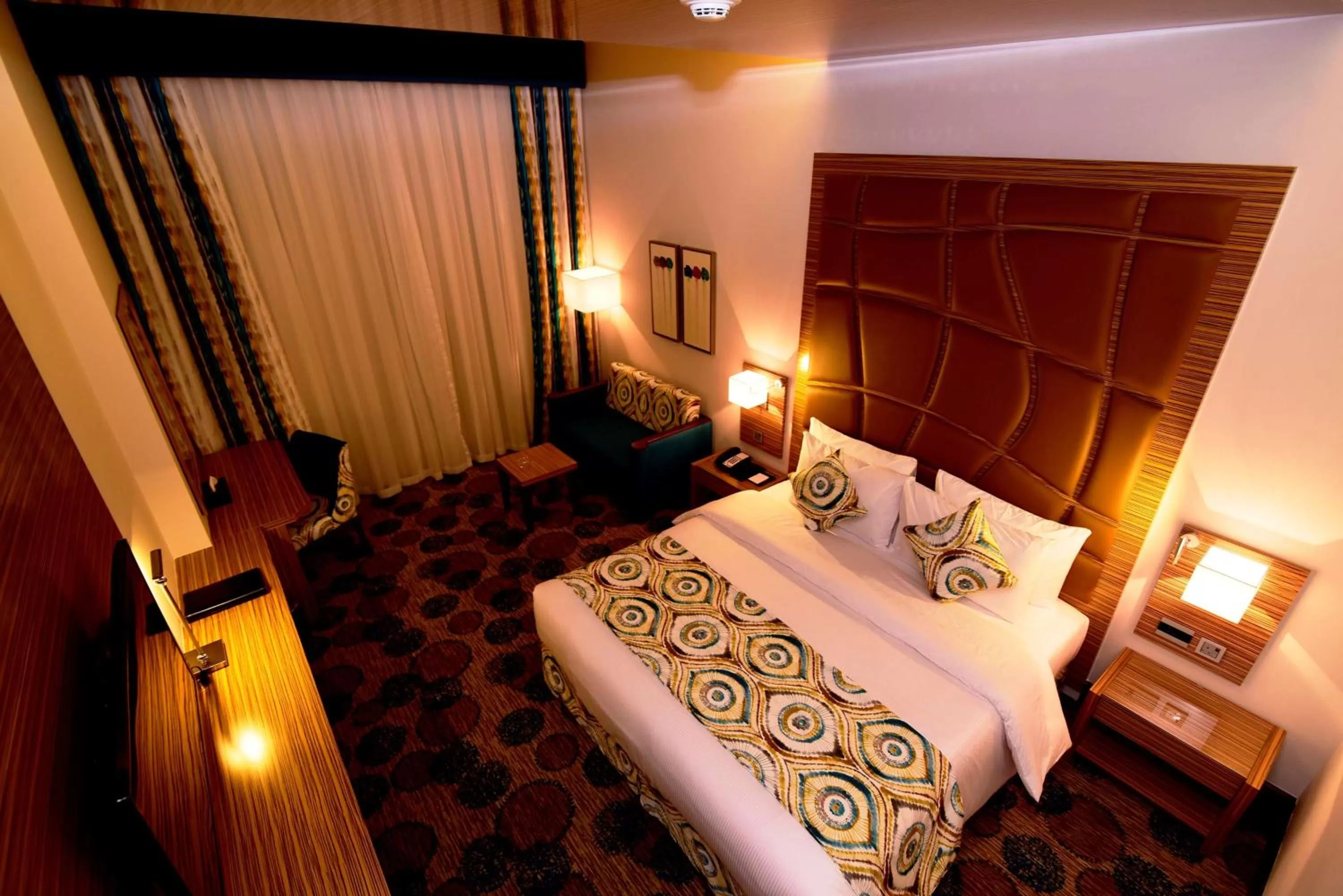 Photo of the whole room, Bed in Best Western Plus Pearl Creek