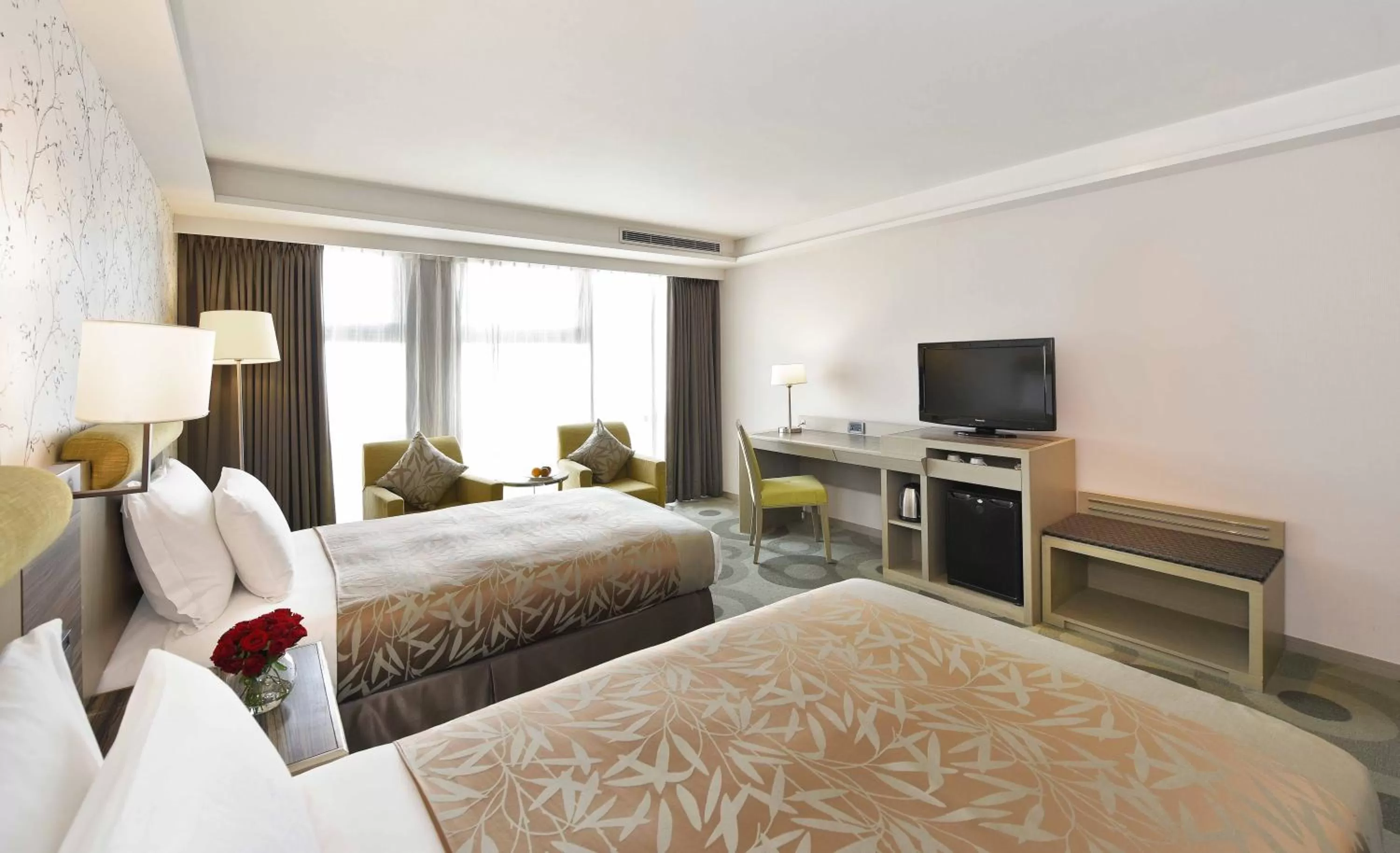 Communal lounge/ TV room, Bed in Fullon Hotel Kaohsiung