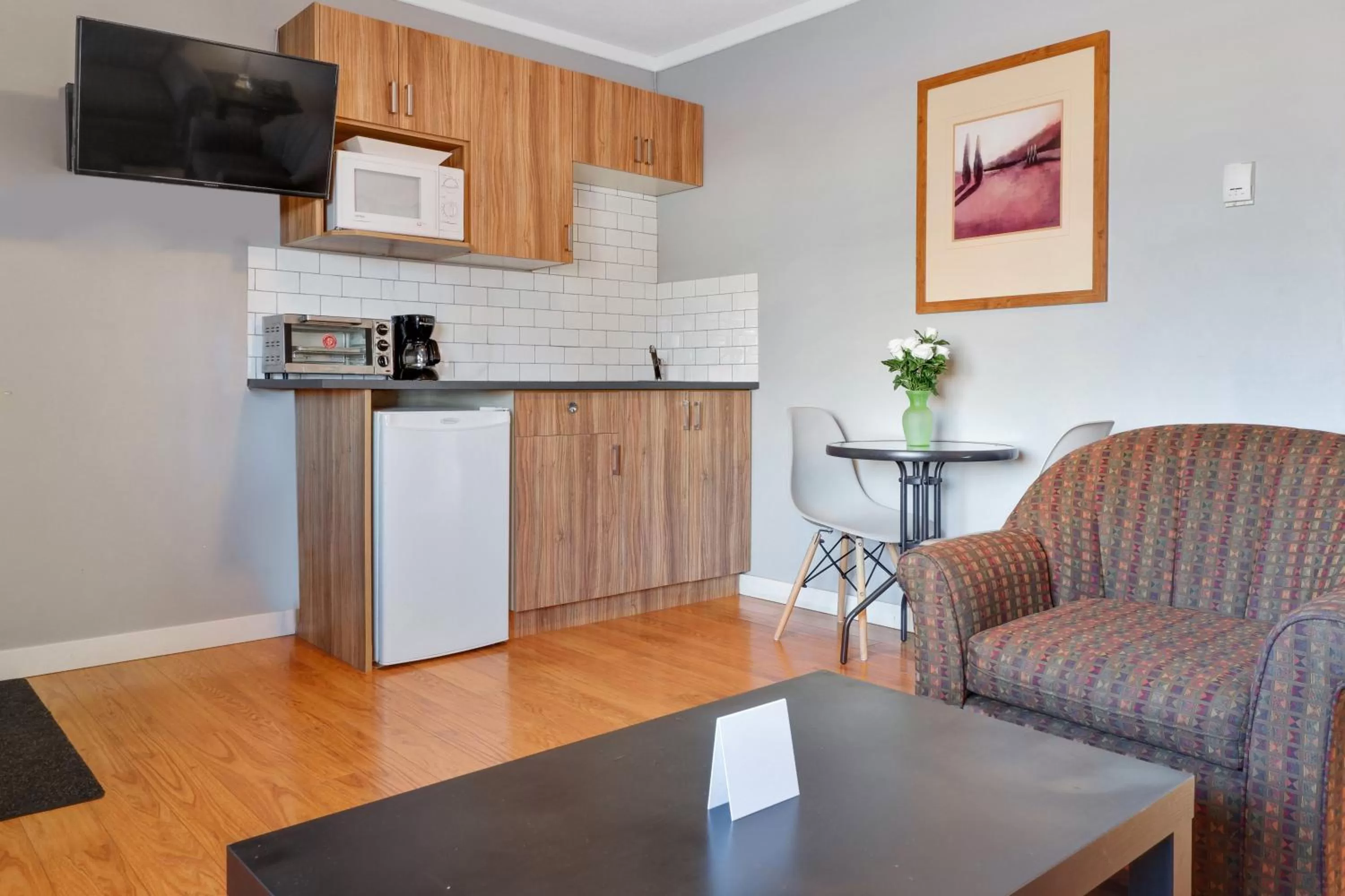 TV and multimedia in Hotel Bethel - Fort MacLeod, AB