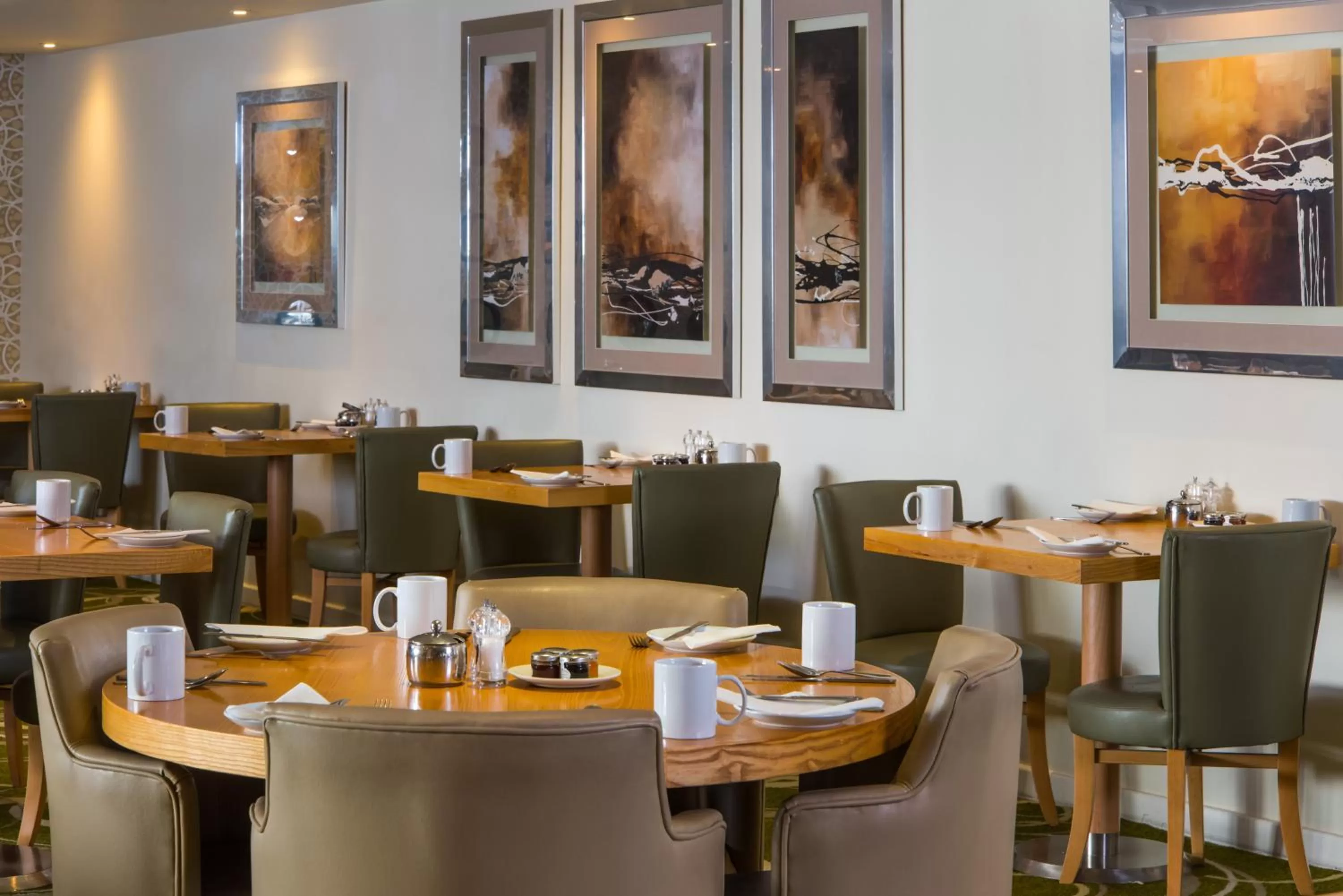 Restaurant/places to eat in Mercure Newbury West Grange Hotel