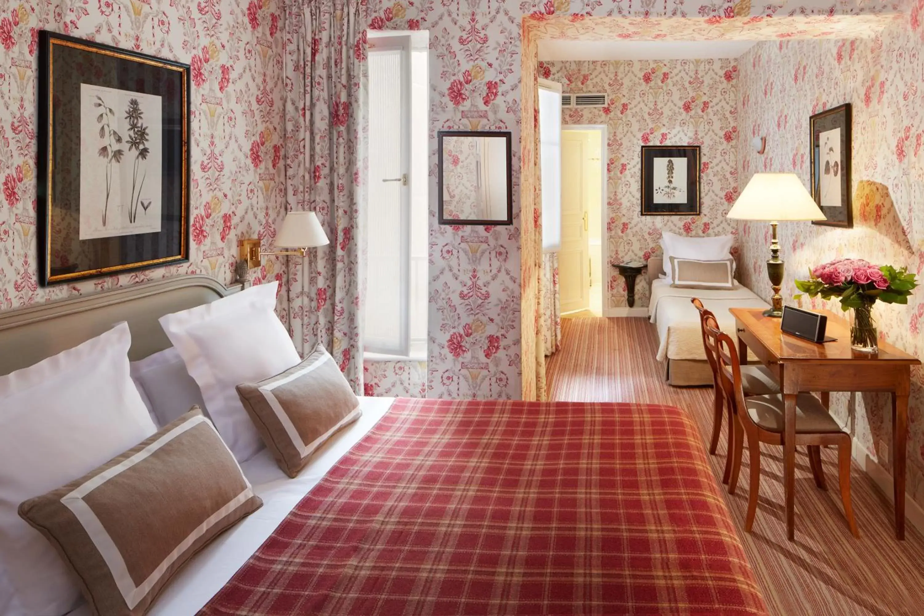 2 Connecting Rooms (5 Adults) in Relais Du Louvre 2 Connecting Rooms (5 Adults) in Relais Du Louvre