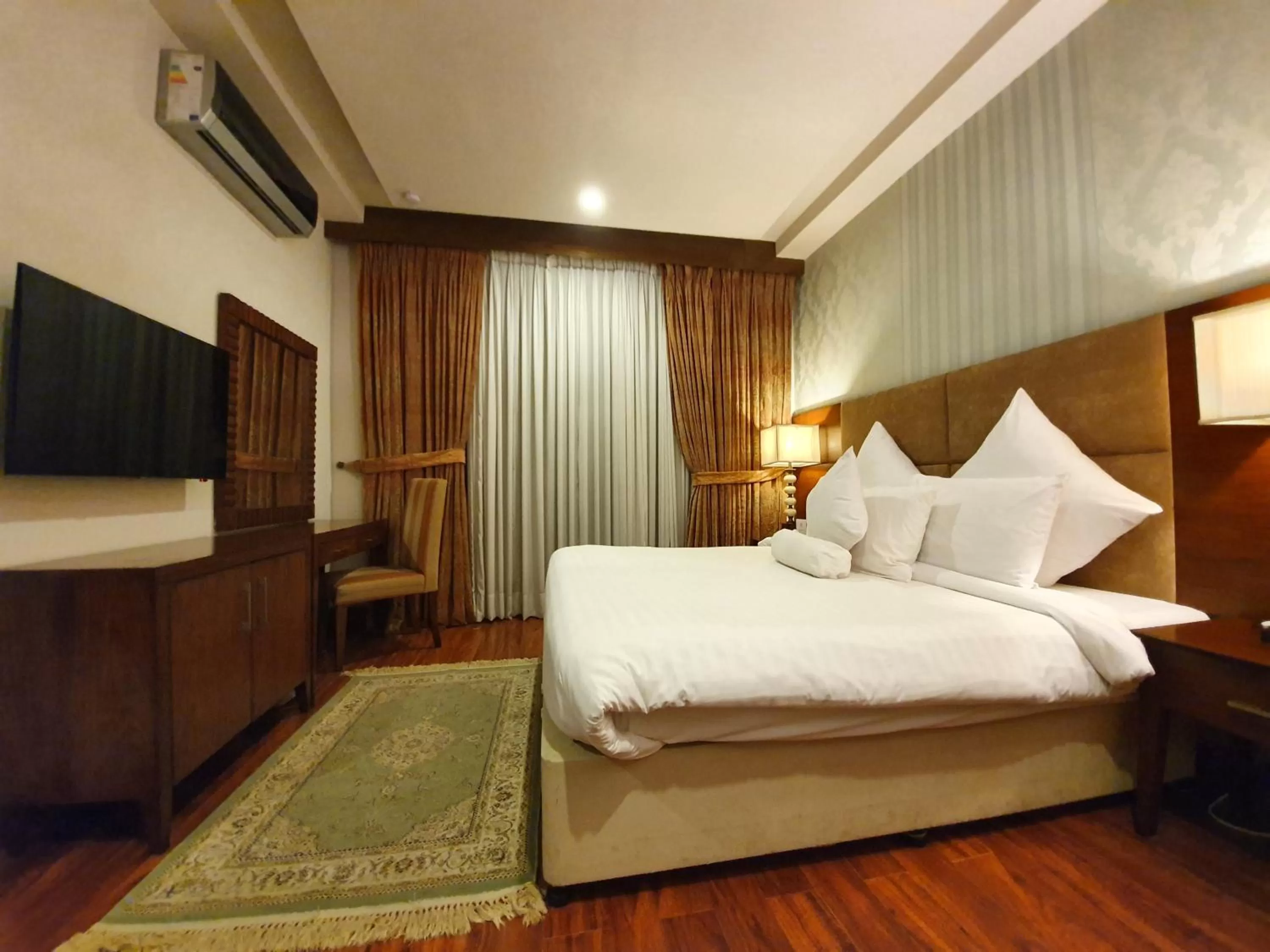 Bed in S Chalet Islamabad