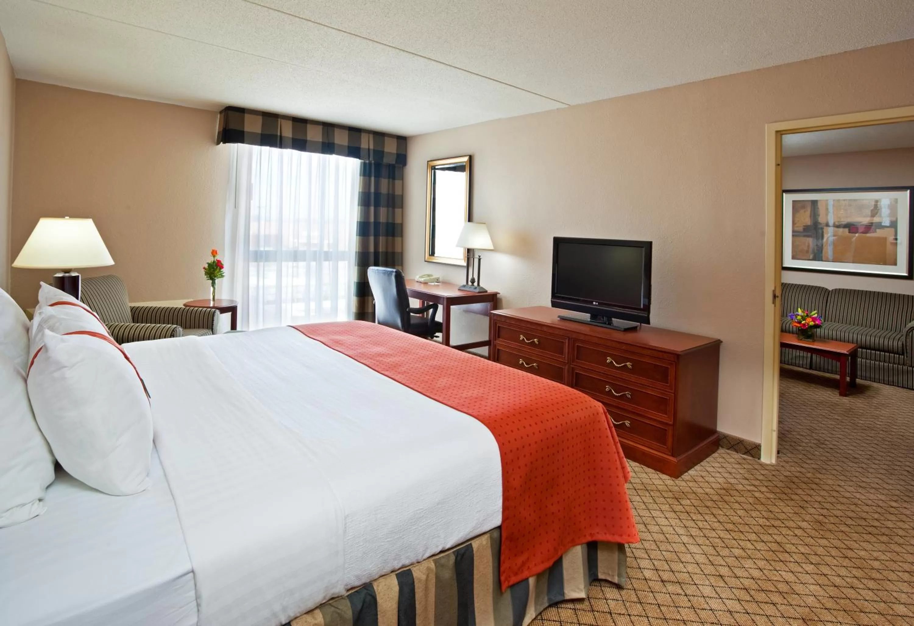Day, Bed in Holiday Inn Cincinnati-Eastgate by IHG