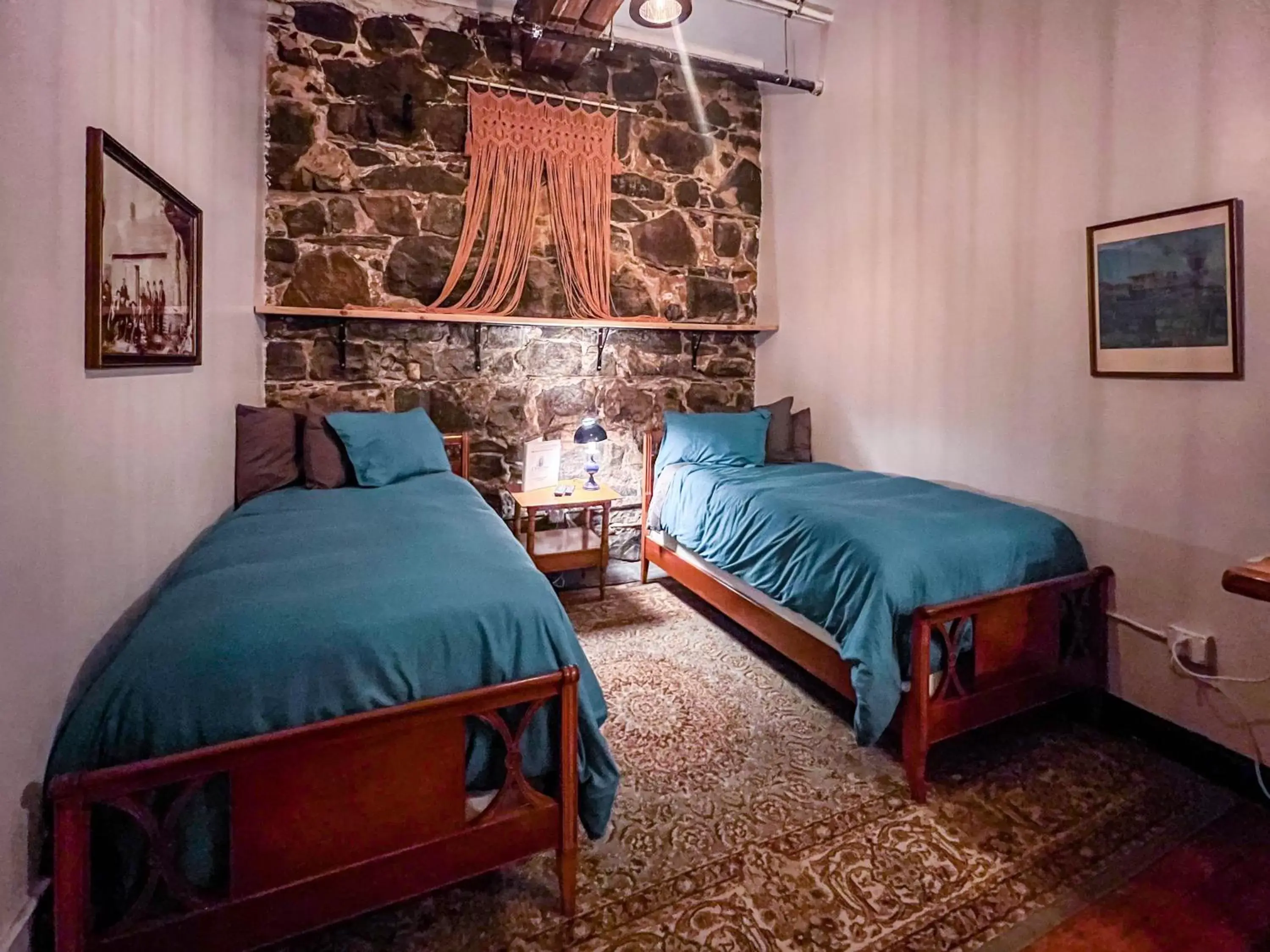 Budget Twin Room in The Oliver Inn Budget Twin Room in The Oliver Inn