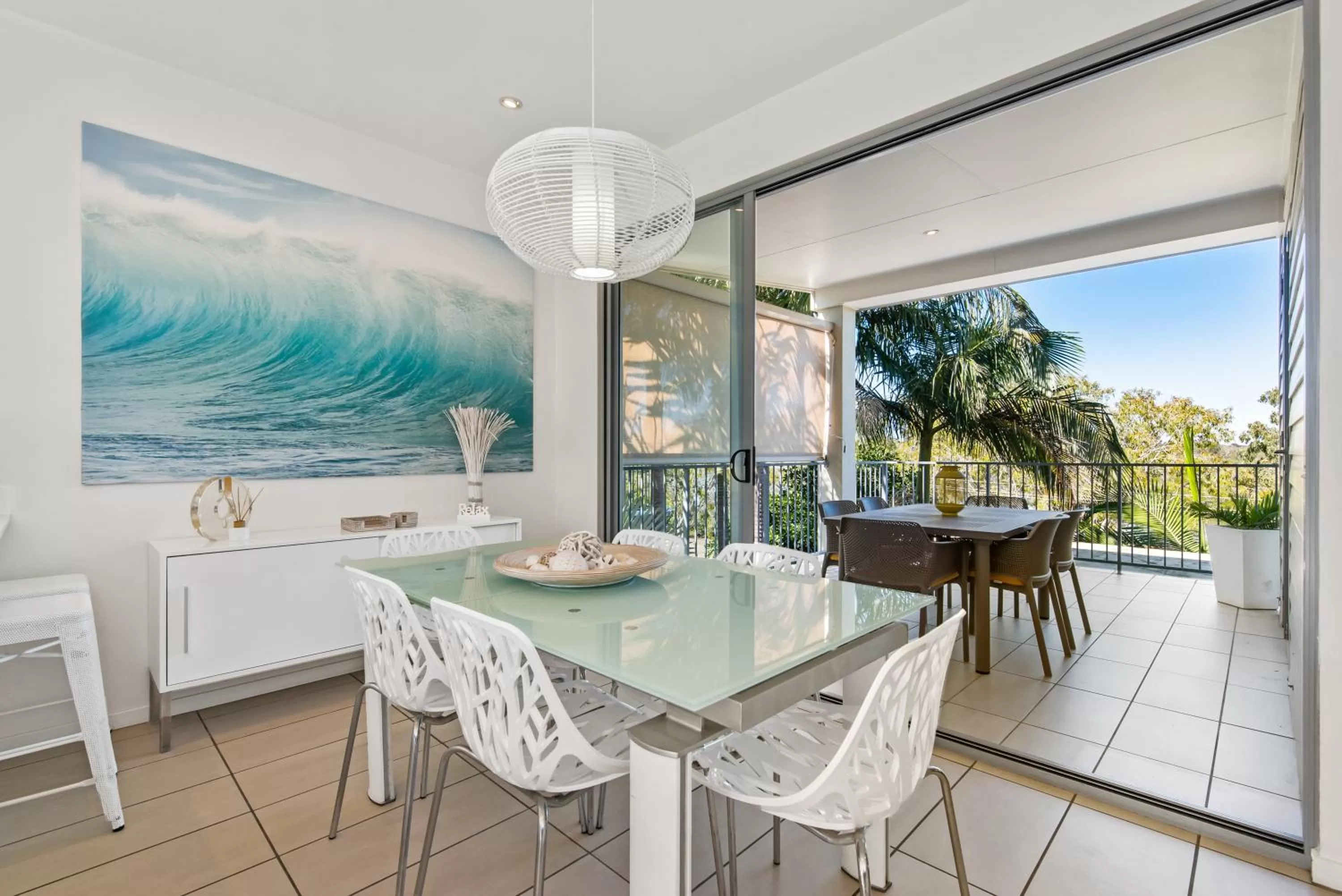 Dining area in Metzo Noosa Resort