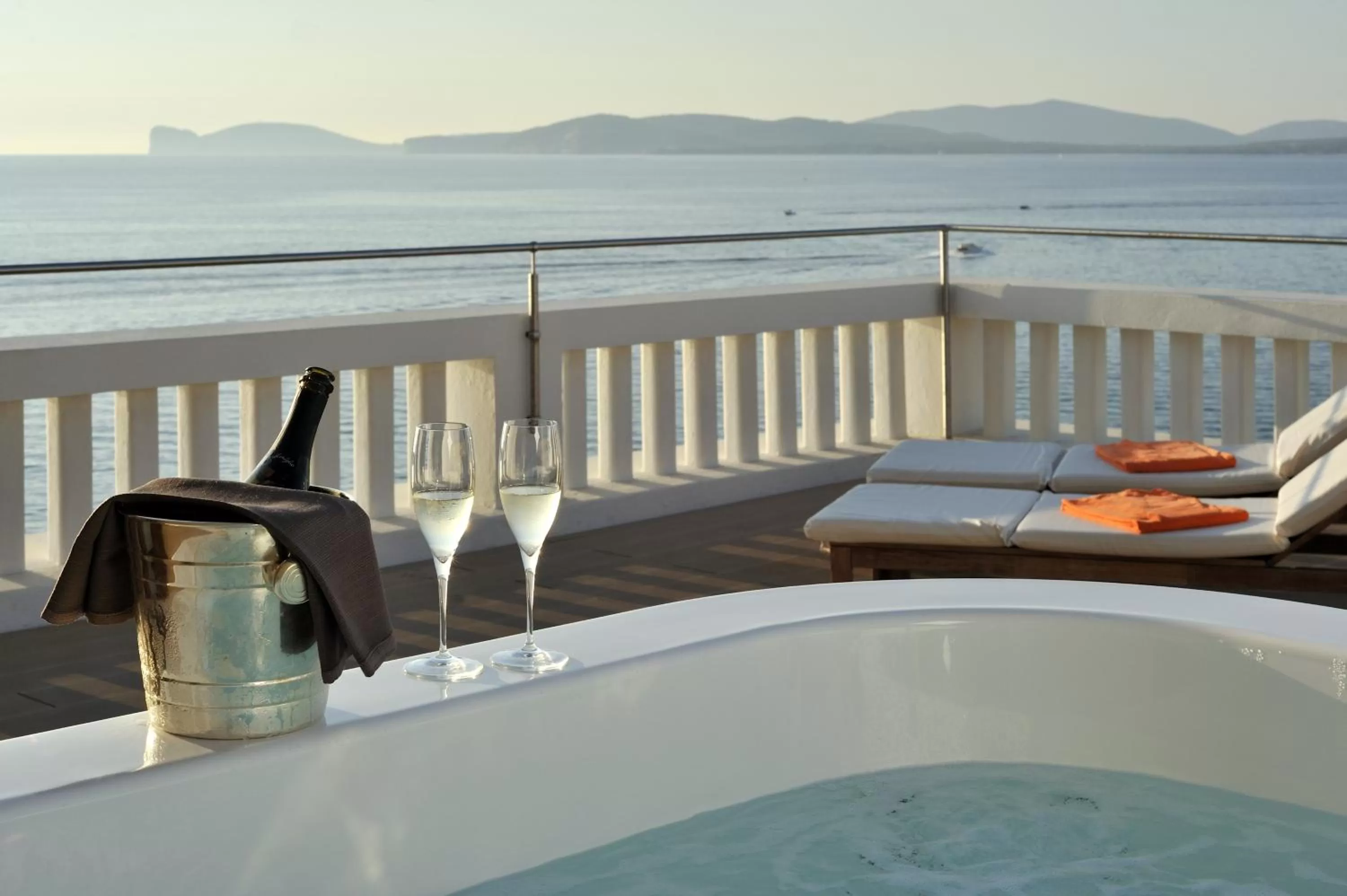 Hot Tub in Villa Las Tronas Hotel & SPA