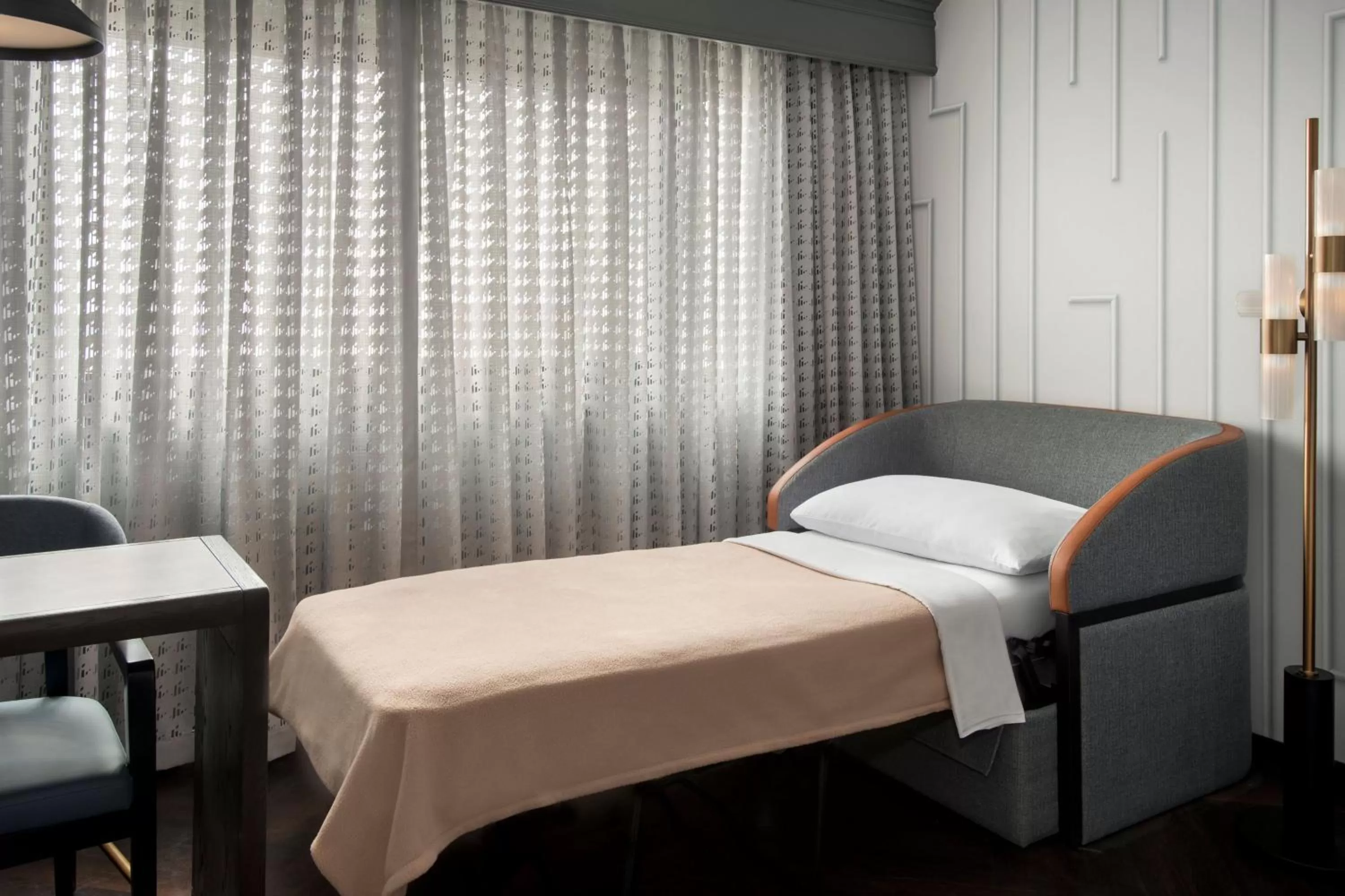 Photo of the whole room, Bed in Boston Marriott Copley Place