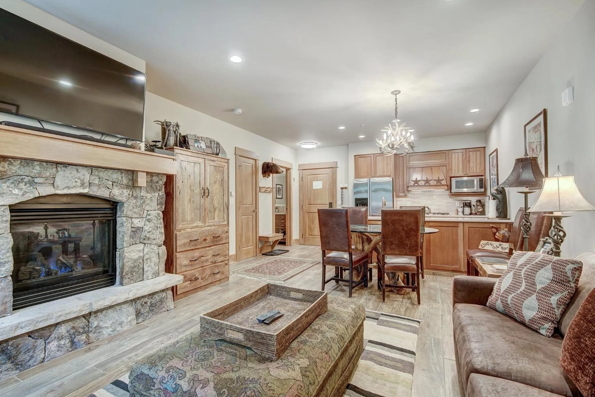 Living room in Timbers & Lone Eagle by Vail Resorts